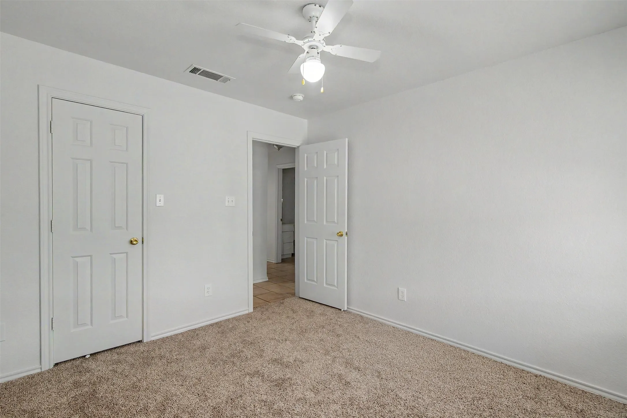Duplex For Rent in Johnson County , 210 Joshua Boulevard, Joshua, Texas 76058, 2 Bedroom, 2 Bathroom, 2 Garage spaces, 1,108 Sqft, built in 1999, mls#21388059, Real Estate Agent in Joshua, Homes For Rent in Johnson county, Homes For Rent in Joshua, Realtor in Joshua Texas, Real Estate Brokerage Independent Realty Texas, Luminita Cordes Realtor