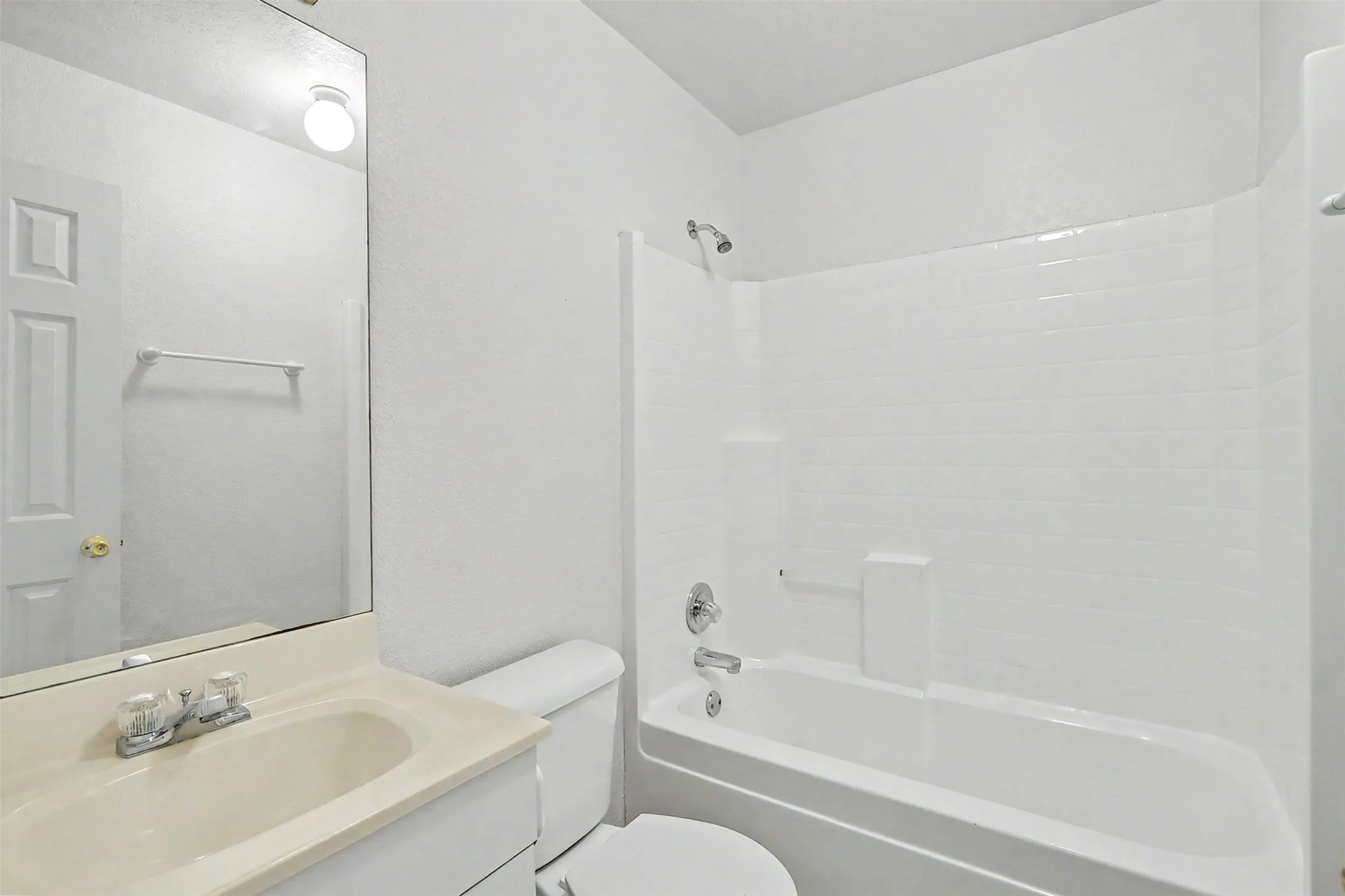 Duplex For Rent in Johnson County , 210 Joshua Boulevard, Joshua, Texas 76058, 2 Bedroom, 2 Bathroom, 2 Garage spaces, 1,108 Sqft, built in 1999, mls#21388059, Real Estate Agent in Joshua, Homes For Rent in Johnson county, Homes For Rent in Joshua, Realtor in Joshua Texas, Real Estate Brokerage Independent Realty Texas, Luminita Cordes Realtor