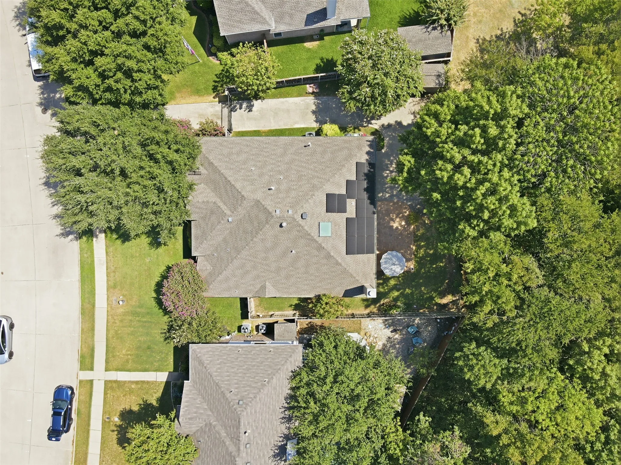 Single Family Residence For Sale in Denton County , 1408 Berne Lane, Lewisville, Texas 75067, 4 Bedroom, 2 Bathroom, 2 Garage spaces, 2,211 Sqft, built in 1998, mls#21387778, Real Estate Agent in Lewisville, Homes For Sale in Denton county, Homes For Sale in Lewisville, Realtor in Lewisville Texas, Real Estate Brokerage Independent Realty Texas, Luminita Cordes Realtor