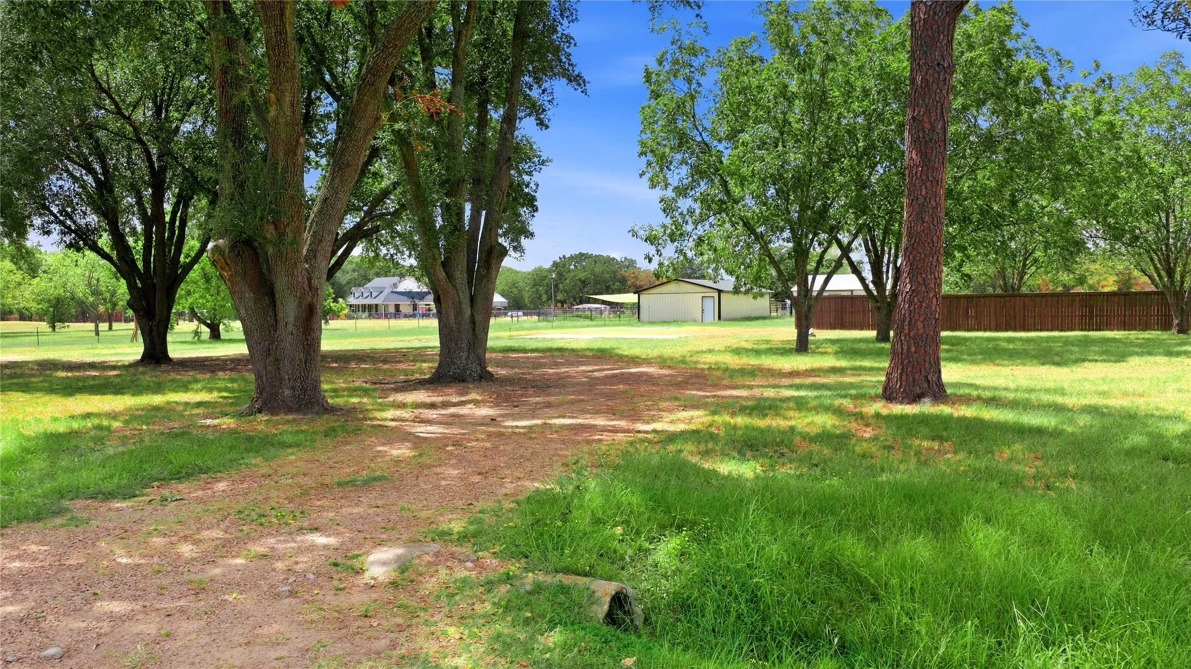 Unimproved Land For Sale in Henderson County , 601 Lake By Drive, Kemp, Texas 75143, 0, 0, Garage spaces, 0 Sqft, built in 0, mls#21387986, Real Estate Agent in Kemp, Homes For Sale in Henderson county, Homes For Sale in Kemp, Realtor in Kemp Texas, Real Estate Brokerage Independent Realty Texas, Luminita Cordes Realtor