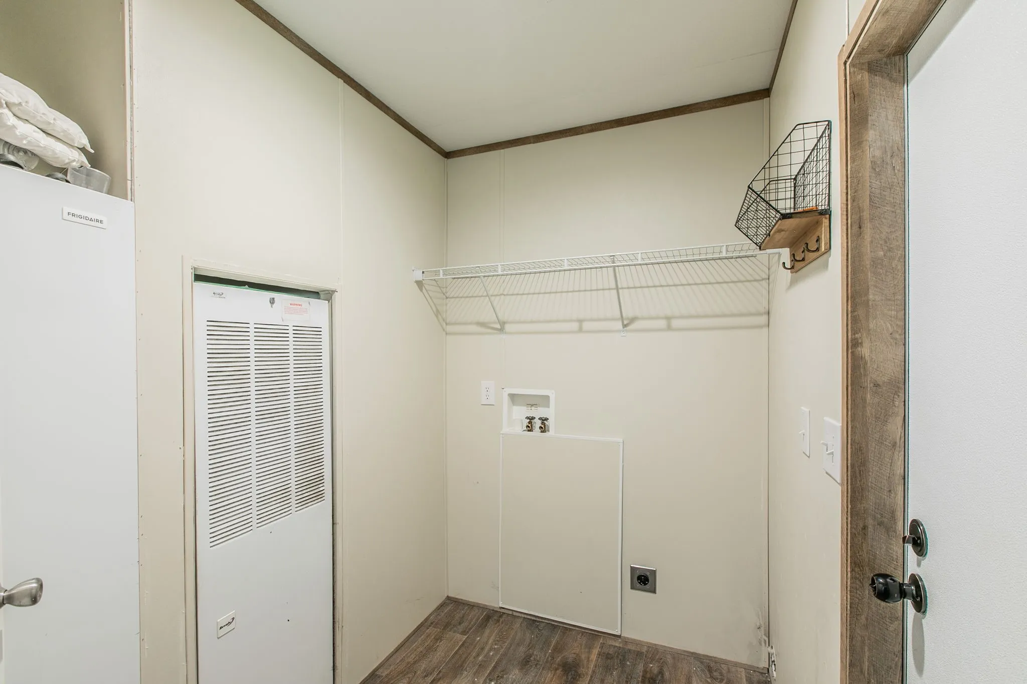 Mobile Home For Sale in Freestone County , 103 Elm Street, Donie, Texas 75838, 4 Bedroom, 2 Bathroom, Garage spaces, 1,860 Sqft, built in 2020, mls#21387281, Real Estate Agent in Donie, Homes For Sale in Freestone county, Homes For Sale in Donie, Realtor in Donie Texas, Real Estate Brokerage Independent Realty Texas, Luminita Cordes Realtor