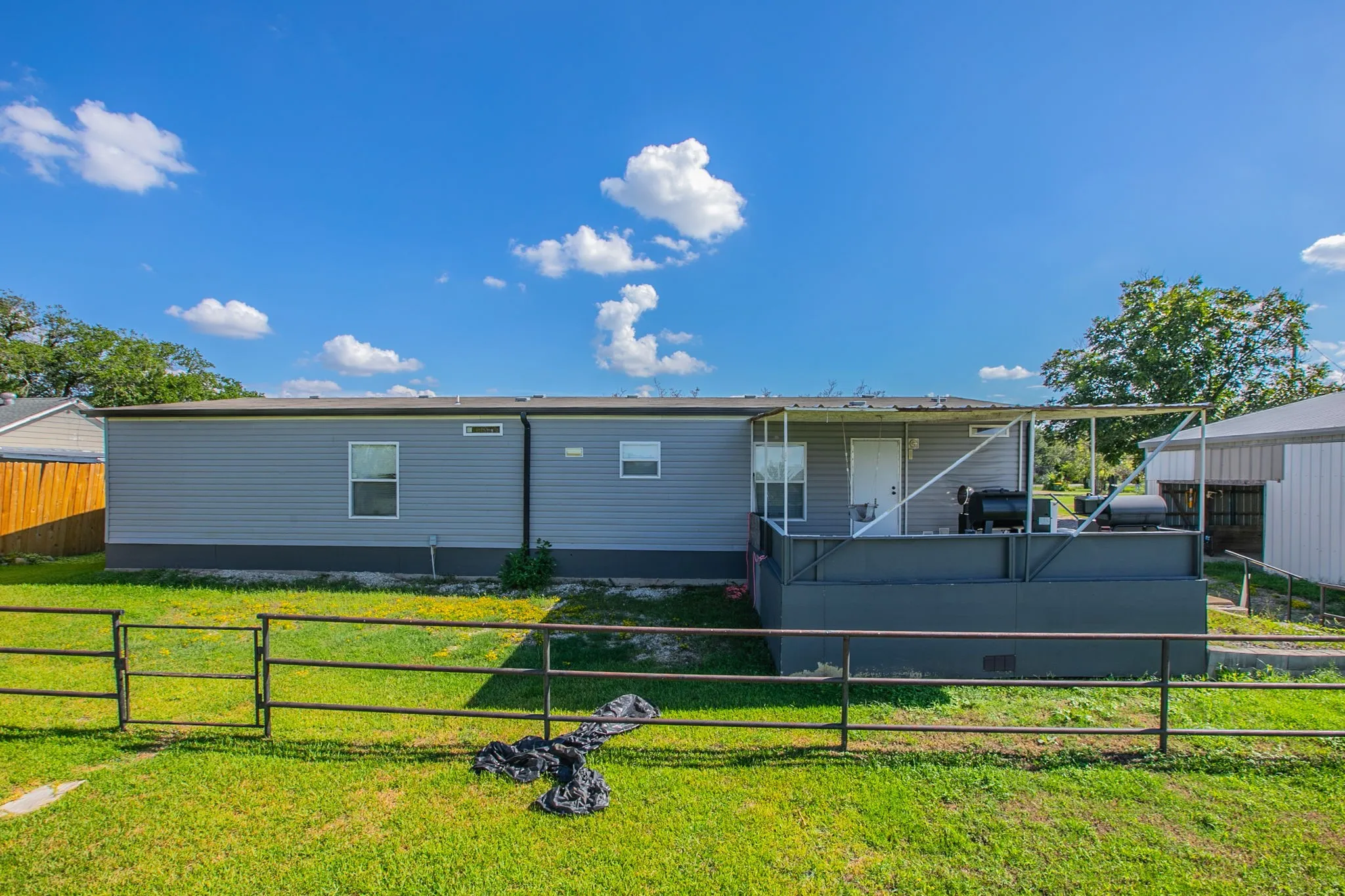 Mobile Home For Sale in Freestone County , 103 Elm Street, Donie, Texas 75838, 4 Bedroom, 2 Bathroom, Garage spaces, 1,860 Sqft, built in 2020, mls#21387281, Real Estate Agent in Donie, Homes For Sale in Freestone county, Homes For Sale in Donie, Realtor in Donie Texas, Real Estate Brokerage Independent Realty Texas, Luminita Cordes Realtor