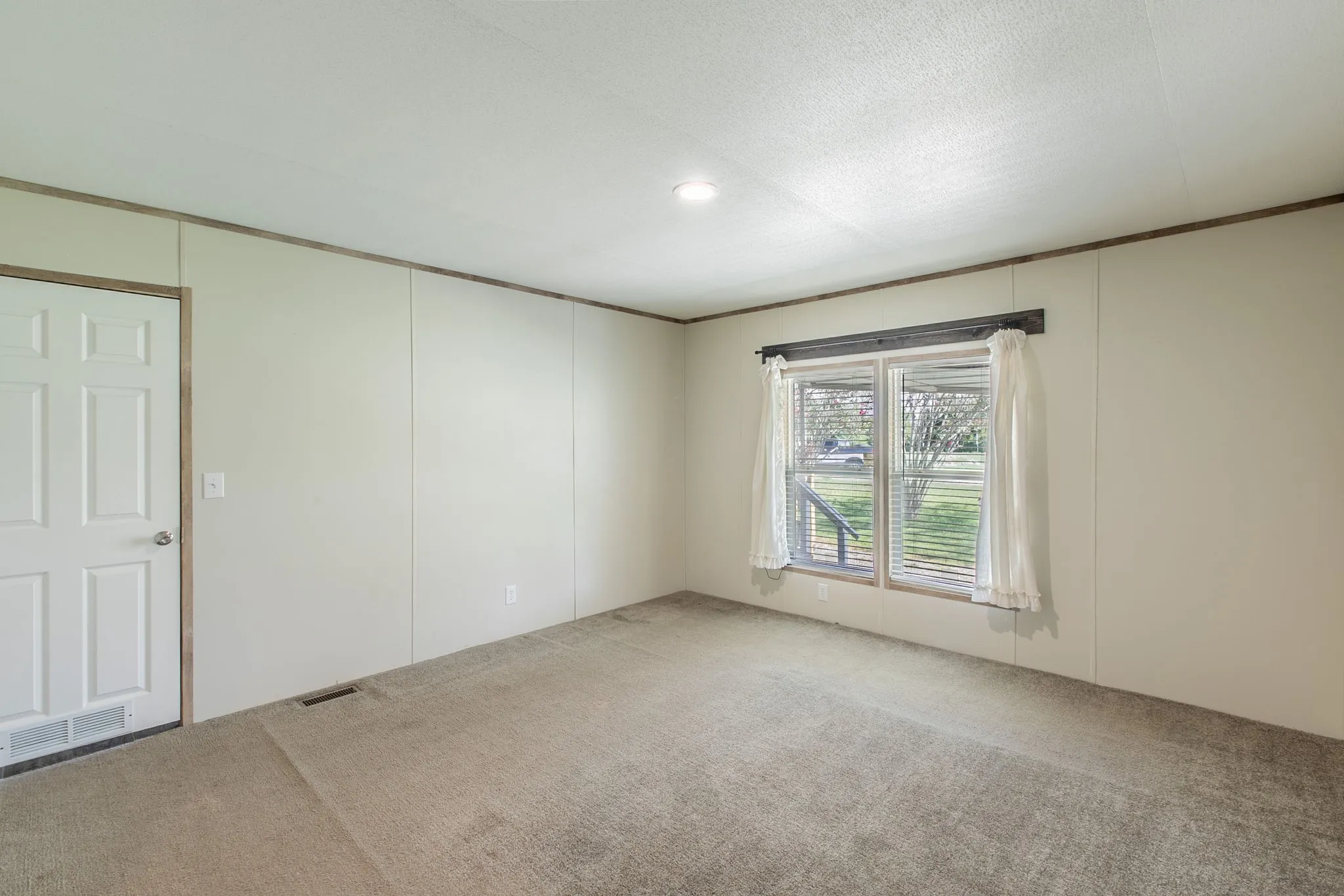Mobile Home For Sale in Freestone County , 103 Elm Street, Donie, Texas 75838, 4 Bedroom, 2 Bathroom, Garage spaces, 1,860 Sqft, built in 2020, mls#21387281, Real Estate Agent in Donie, Homes For Sale in Freestone county, Homes For Sale in Donie, Realtor in Donie Texas, Real Estate Brokerage Independent Realty Texas, Luminita Cordes Realtor