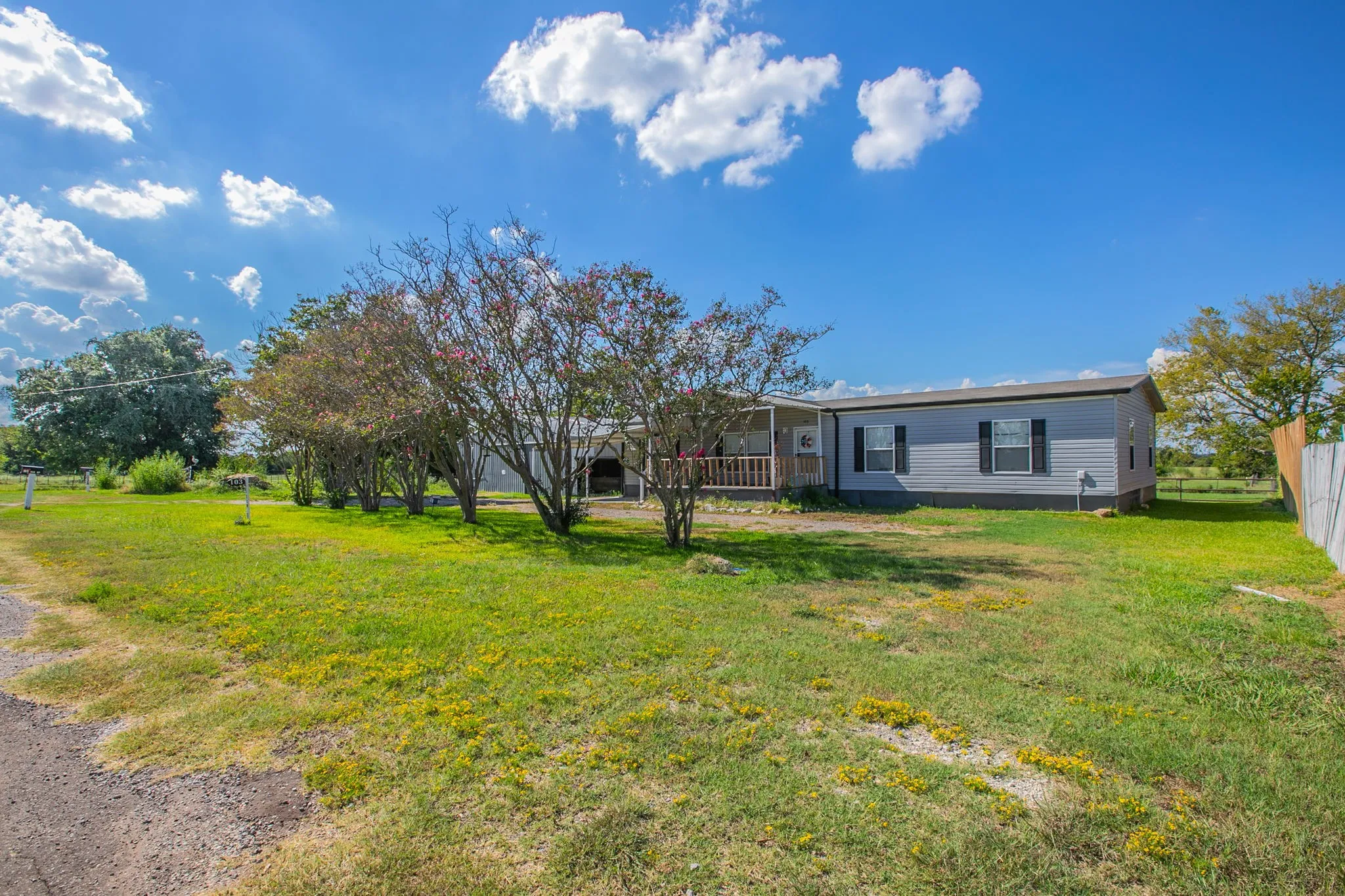 Mobile Home For Sale in Freestone County , 103 Elm Street, Donie, Texas 75838, 4 Bedroom, 2 Bathroom, Garage spaces, 1,860 Sqft, built in 2020, mls#21387281, Real Estate Agent in Donie, Homes For Sale in Freestone county, Homes For Sale in Donie, Realtor in Donie Texas, Real Estate Brokerage Independent Realty Texas, Luminita Cordes Realtor
