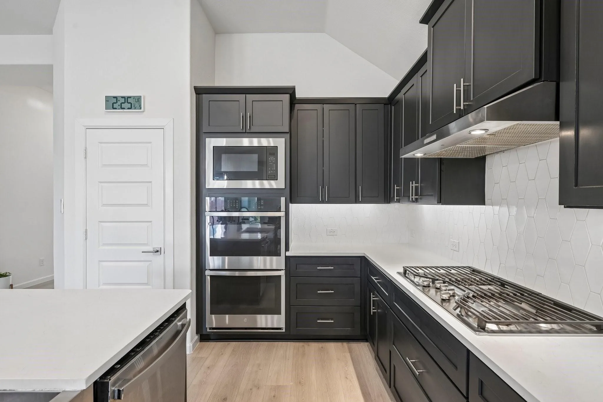 Single Family Residence For Rent in Collin County , 3014 Campbell Drive, Melissa, Texas 75454, 4 Bedroom, 3 Bathroom, 2 Garage spaces, 2,348 Sqft, built in 2022, mls#21386950, Real Estate Agent in Melissa, Homes For Rent in Collin county, Homes For Rent in Melissa, Realtor in Melissa Texas, Real Estate Brokerage Independent Realty Texas, Luminita Cordes Realtor