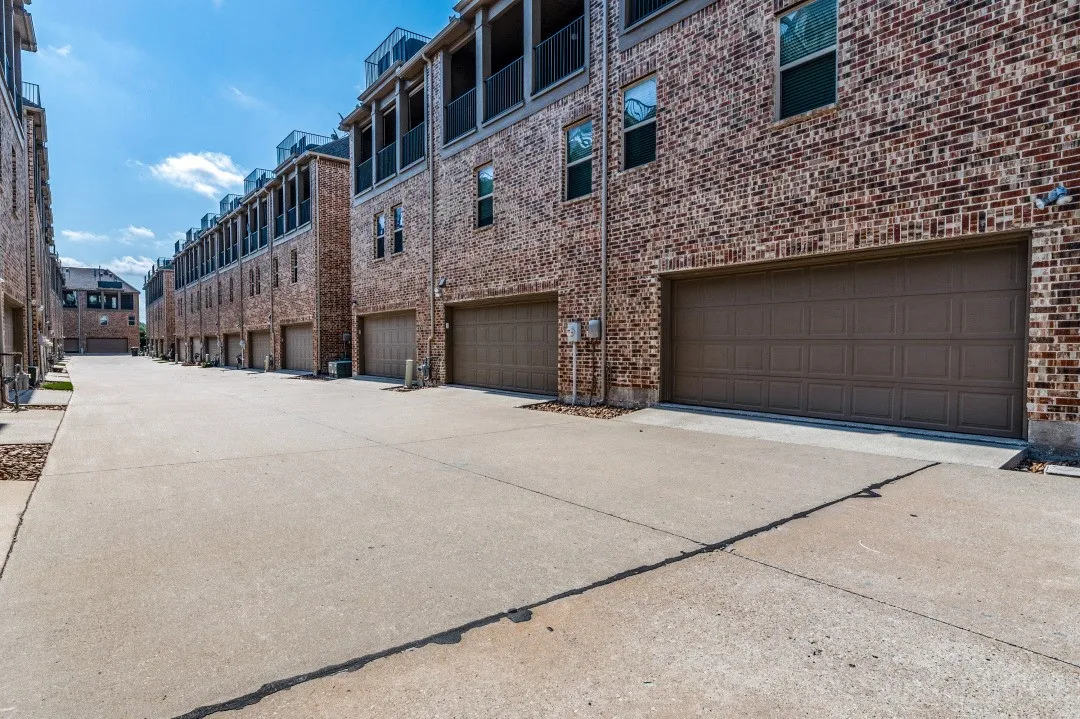 2 cars Garage