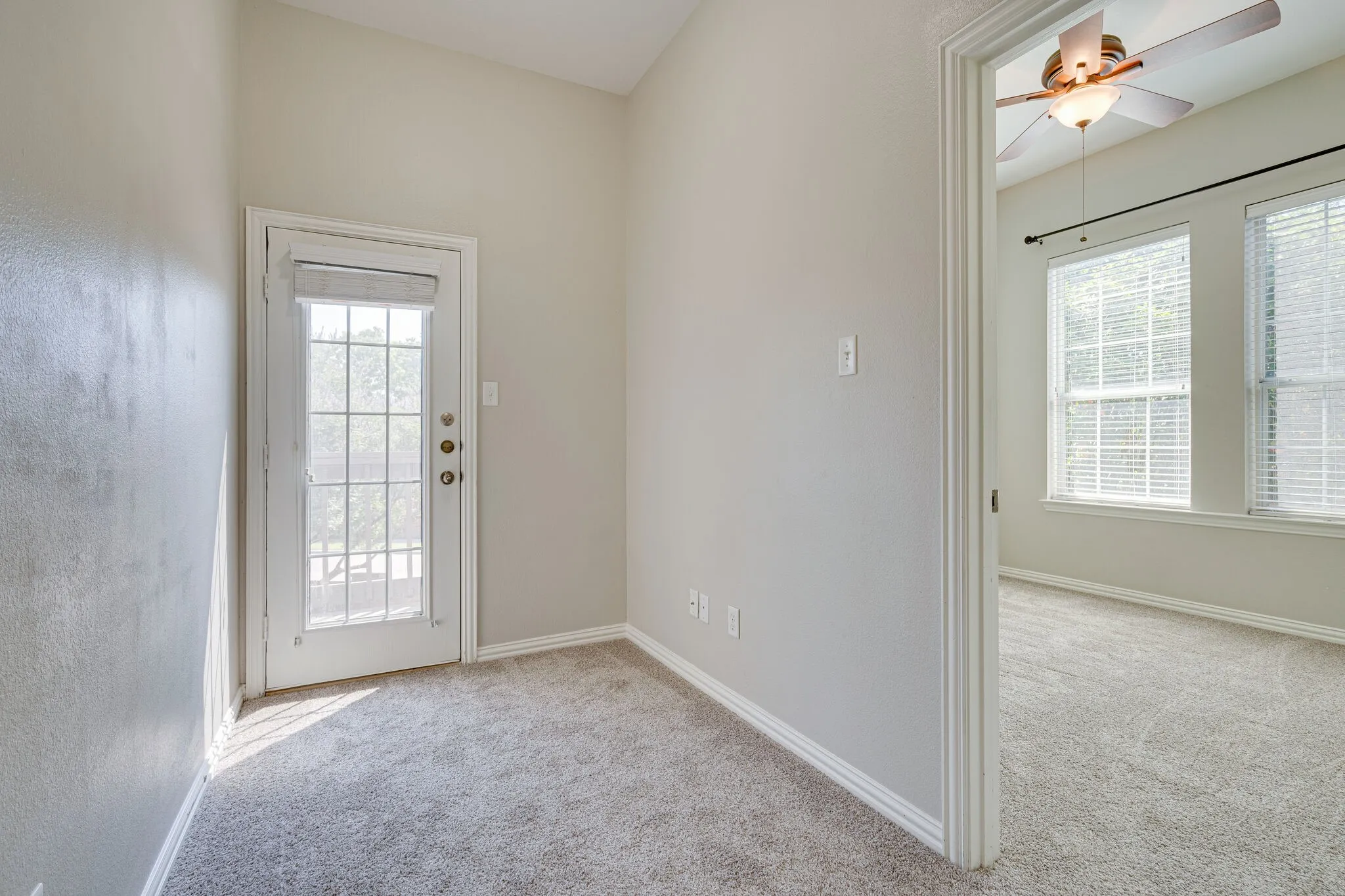 Townhouse For Rent in Dallas County , 4016 Rome Court, Irving, Texas 75038, 4 Bedroom, 2 Bathroom, 2 Garage spaces, 2,160 Sqft, built in 2007, mls#21388084, Real Estate Agent in Irving, Homes For Rent in Dallas county, Homes For Rent in Irving, Realtor in Irving Texas, Real Estate Brokerage Independent Realty Texas, Luminita Cordes Realtor