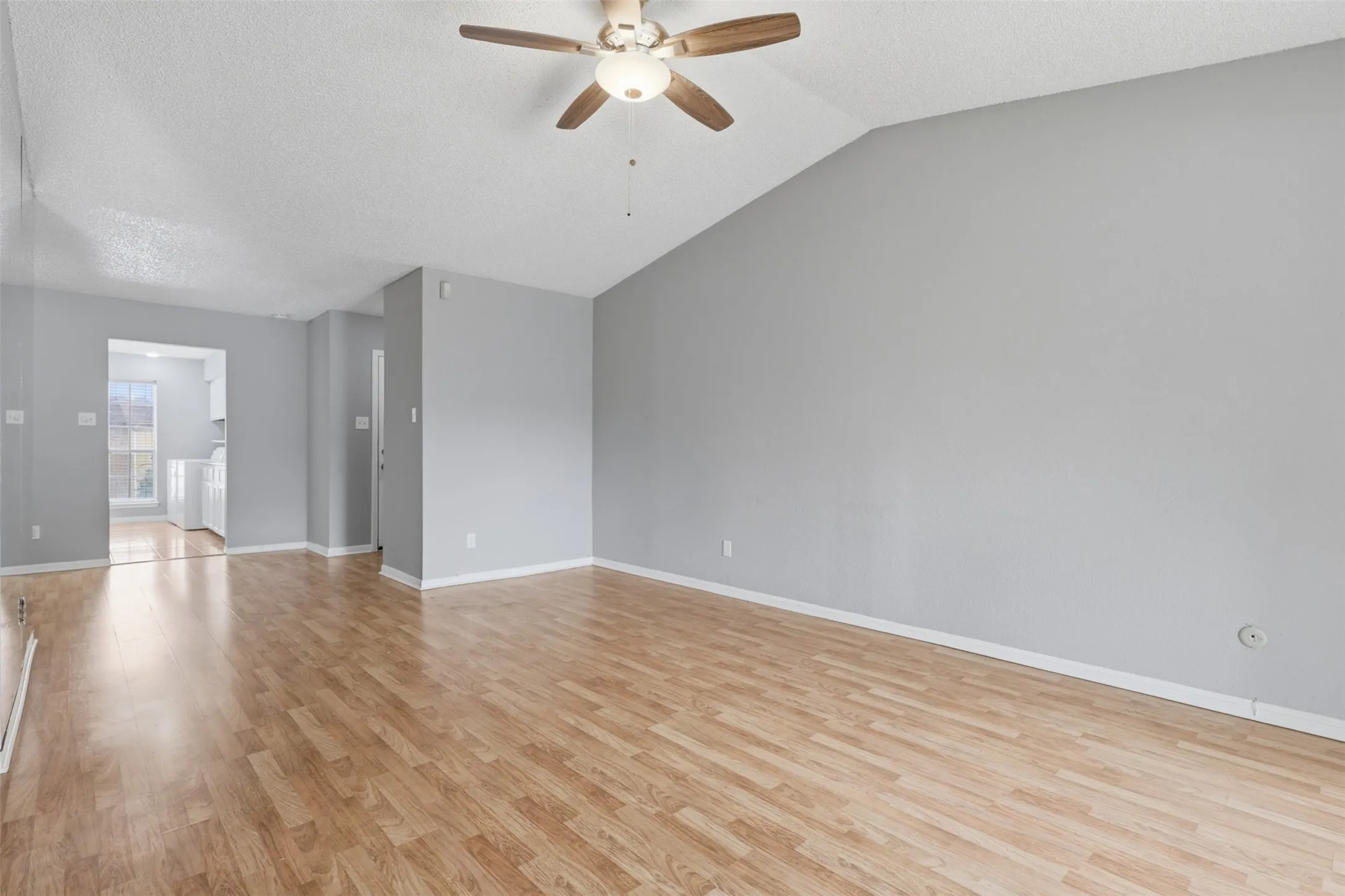 Condominium For Rent in Harris County , 2120 El Paseo Street 206, Houston, Texas 77054, 2 Bedroom, 2 Bathroom, Garage spaces, 1,140 Sqft, built in 1980, mls#21386688, Real Estate Agent in Houston, Homes For Rent in Harris county, Homes For Rent in Houston, Realtor in Houston Texas, Real Estate Brokerage Independent Realty Texas, Luminita Cordes Realtor