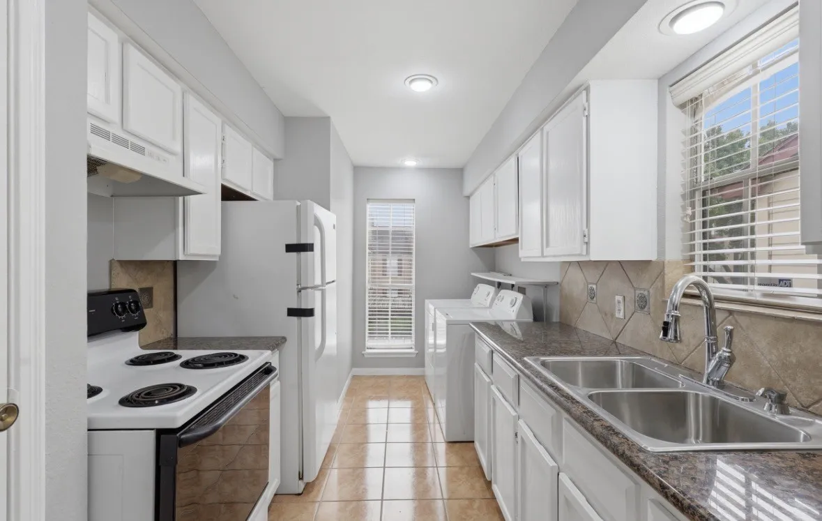 Condominium For Rent in Harris County , 2120 El Paseo Street 206, Houston, Texas 77054, 2 Bedroom, 2 Bathroom, Garage spaces, 1,140 Sqft, built in 1980, mls#21386688, Real Estate Agent in Houston, Homes For Rent in Harris county, Homes For Rent in Houston, Realtor in Houston Texas, Real Estate Brokerage Independent Realty Texas, Luminita Cordes Realtor