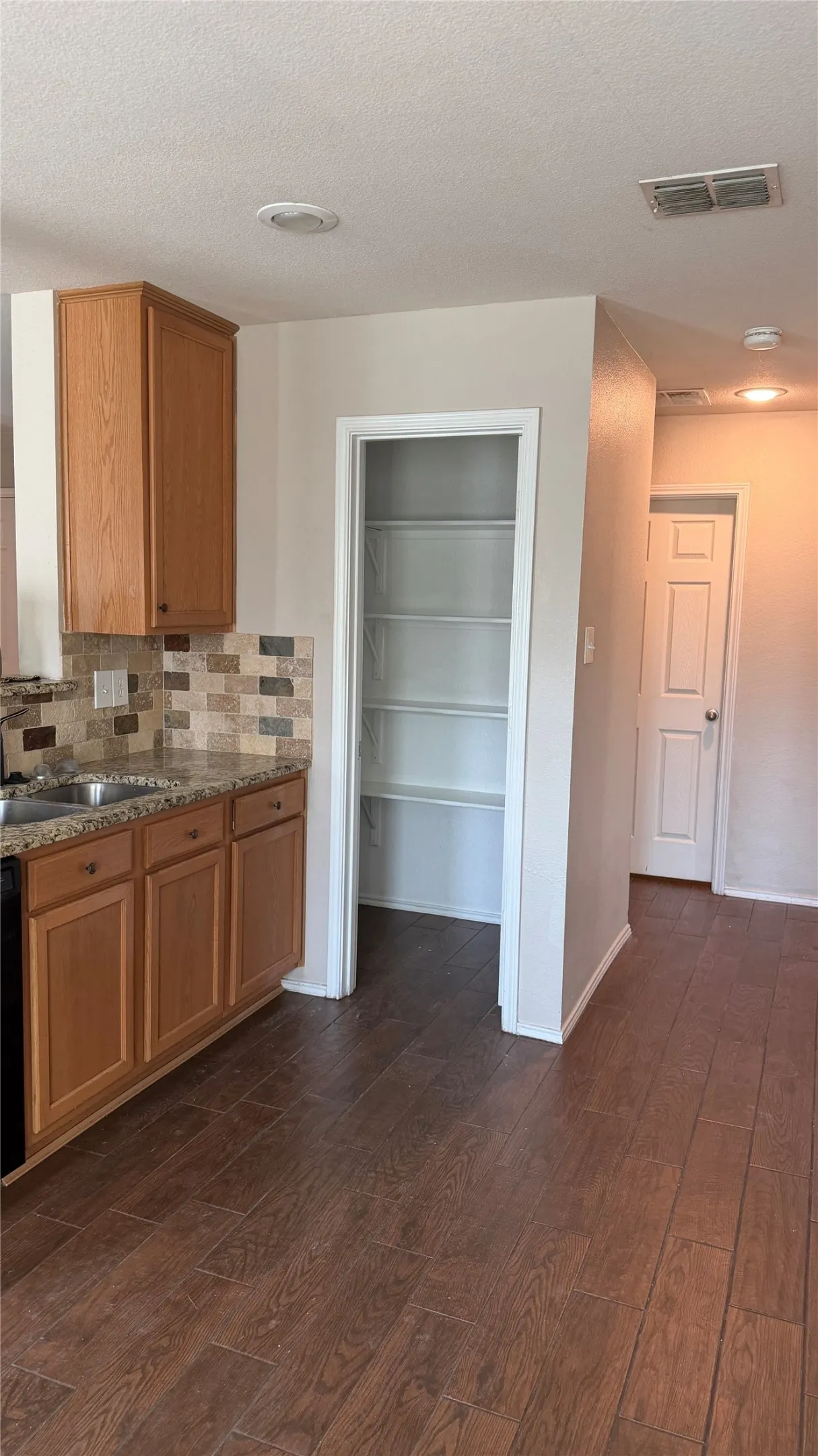 Single Family Residence For Rent in Tarrant County , 4500 Mountain Oak Street, Fort Worth, Texas 76244, 4 Bedroom, 3 Bathroom, 2 Garage spaces, 2,468 Sqft, built in 2007, mls#21388047, Real Estate Agent in Fort Worth, Homes For Rent in Tarrant county, Homes For Rent in Fort Worth, Realtor in Fort Worth Texas, Real Estate Brokerage Independent Realty Texas, Luminita Cordes Realtor