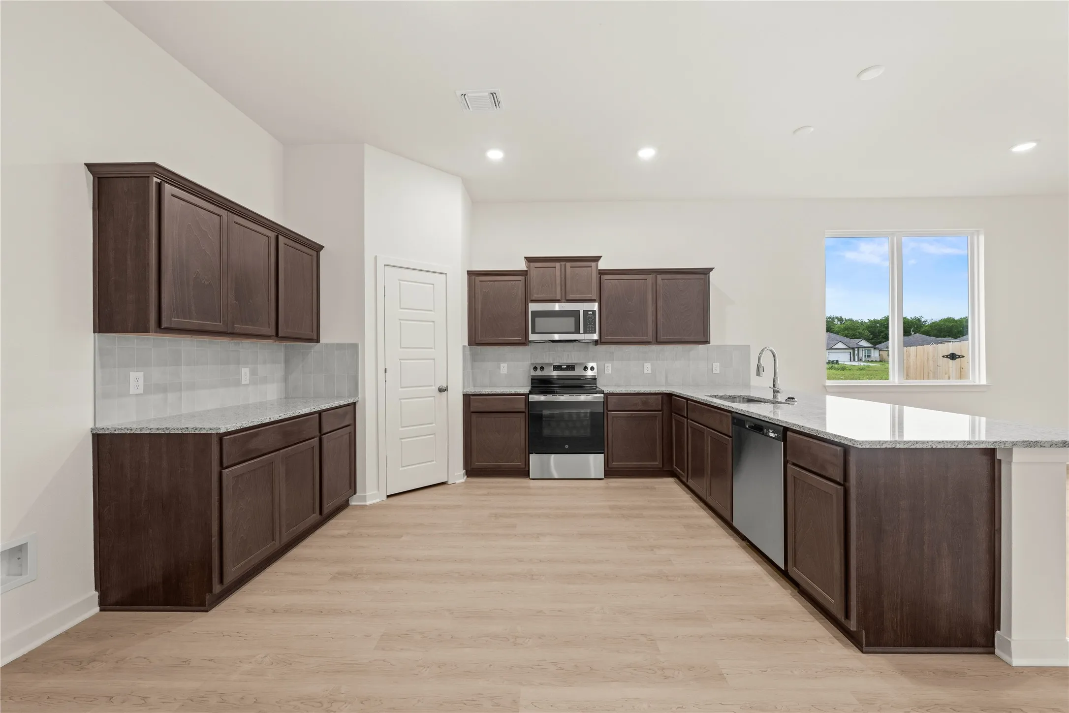 Single Family Residence For Sale in Mc Lennan County , 106 Jenjira Way, Mc Gregor, Texas 76657, 4 Bedroom, 3 Bathroom, 2 Garage spaces, 2,035 Sqft, built in 2026, mls#21388070, Real Estate Agent in Mc Gregor, Homes For Sale in Mc Lennan county, Homes For Sale in Mc Gregor, Realtor in Mc Gregor Texas, Real Estate Brokerage Independent Realty Texas, Luminita Cordes Realtor