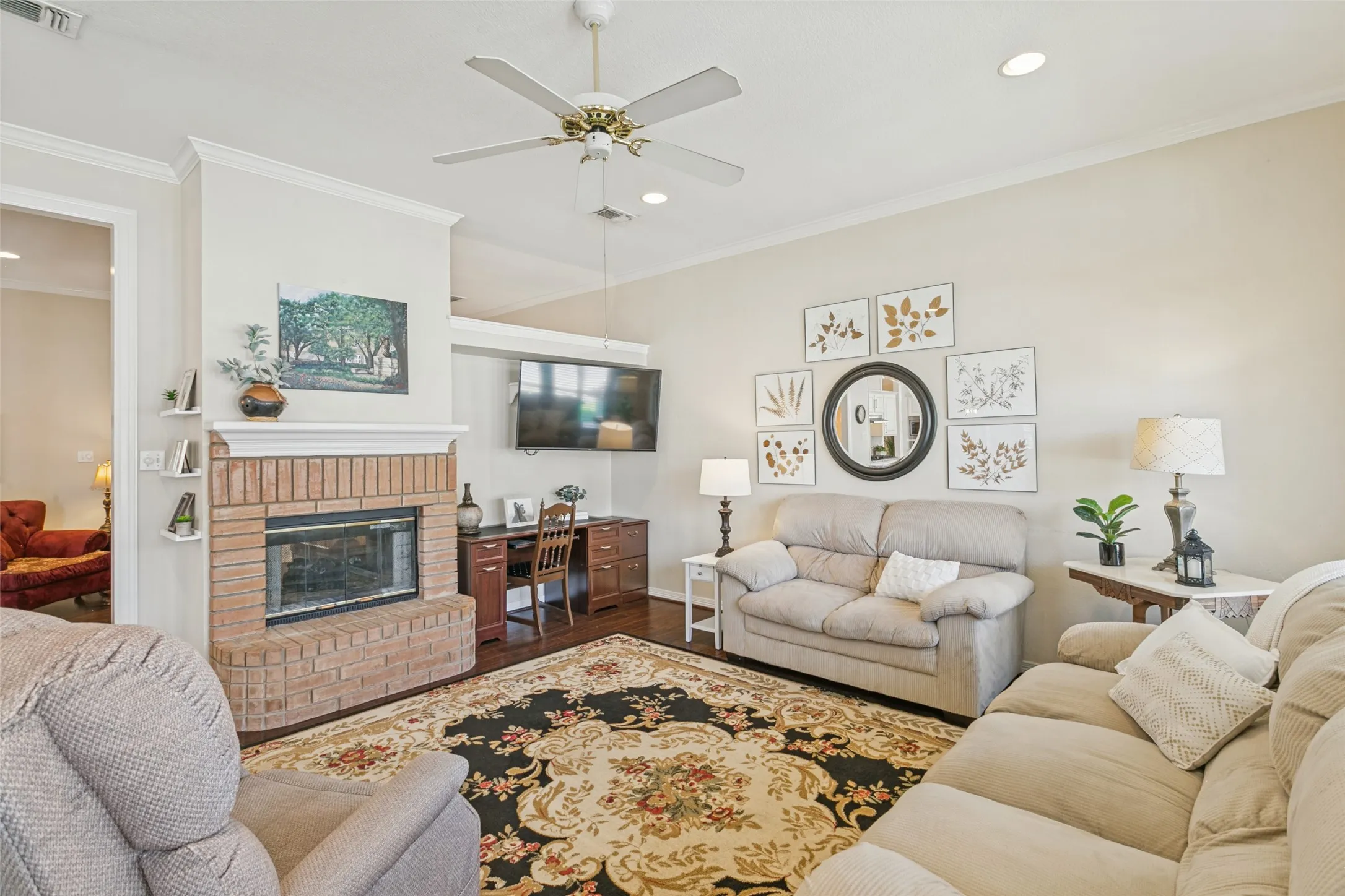 Single Family Residence For Sale in Tarrant County , 2605 Bent Tree Drive, Hurst, Texas 76054, 3 Bedroom, 2 Bathroom, 2 Garage spaces, 2,313 Sqft, built in 1993, mls#21384773, Real Estate Agent in Hurst, Homes For Sale in Tarrant county, Homes For Sale in Hurst, Realtor in Hurst Texas, Real Estate Brokerage Independent Realty Texas, Luminita Cordes Realtor