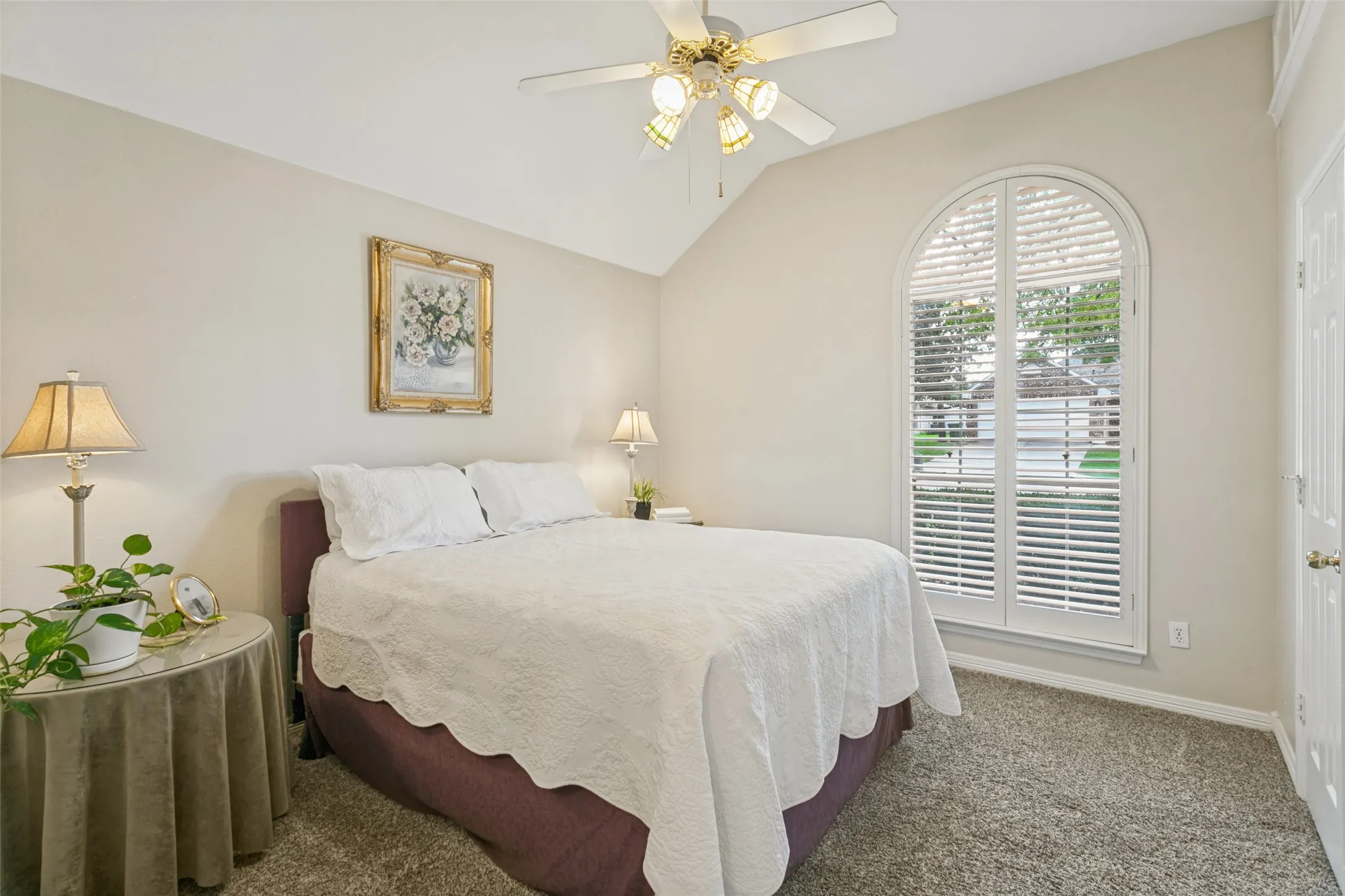 Single Family Residence For Sale in Tarrant County , 2605 Bent Tree Drive, Hurst, Texas 76054, 3 Bedroom, 2 Bathroom, 2 Garage spaces, 2,313 Sqft, built in 1993, mls#21384773, Real Estate Agent in Hurst, Homes For Sale in Tarrant county, Homes For Sale in Hurst, Realtor in Hurst Texas, Real Estate Brokerage Independent Realty Texas, Luminita Cordes Realtor