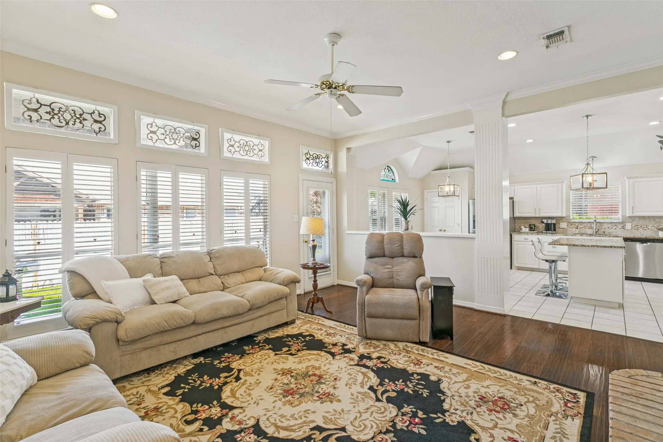 Single Family Residence For Sale in Tarrant County , 2605 Bent Tree Drive, Hurst, Texas 76054, 3 Bedroom, 2 Bathroom, 2 Garage spaces, 2,313 Sqft, built in 1993, mls#21384773, Real Estate Agent in Hurst, Homes For Sale in Tarrant county, Homes For Sale in Hurst, Realtor in Hurst Texas, Real Estate Brokerage Independent Realty Texas, Luminita Cordes Realtor