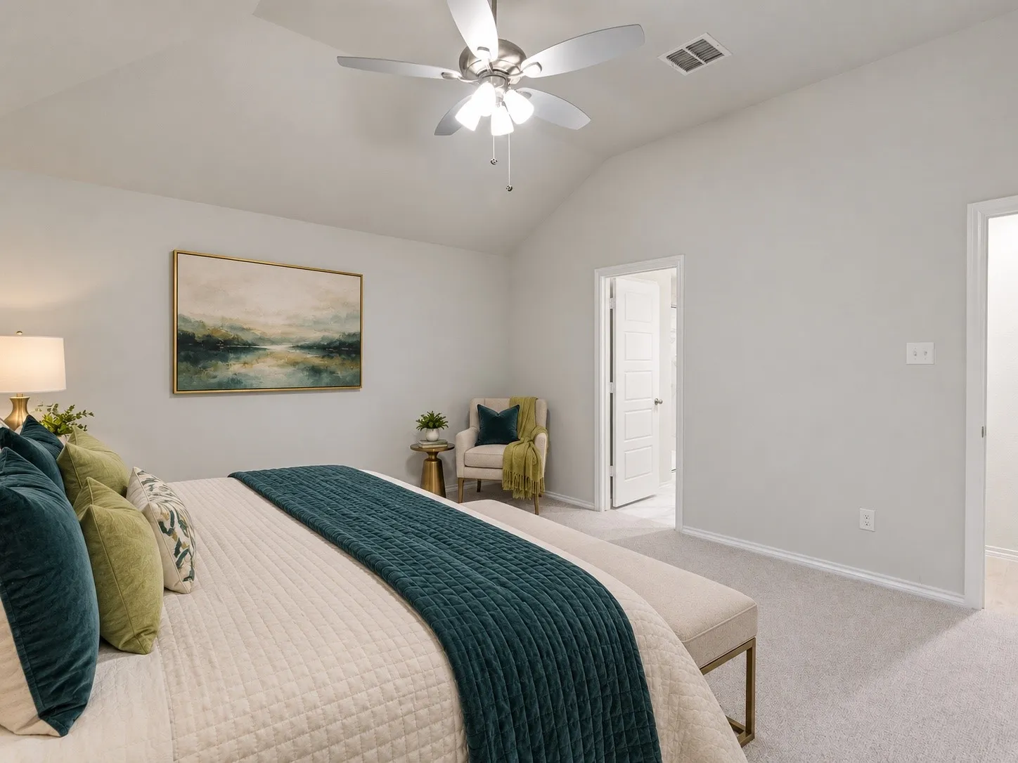 Vaulted ceiling with ceiling fan