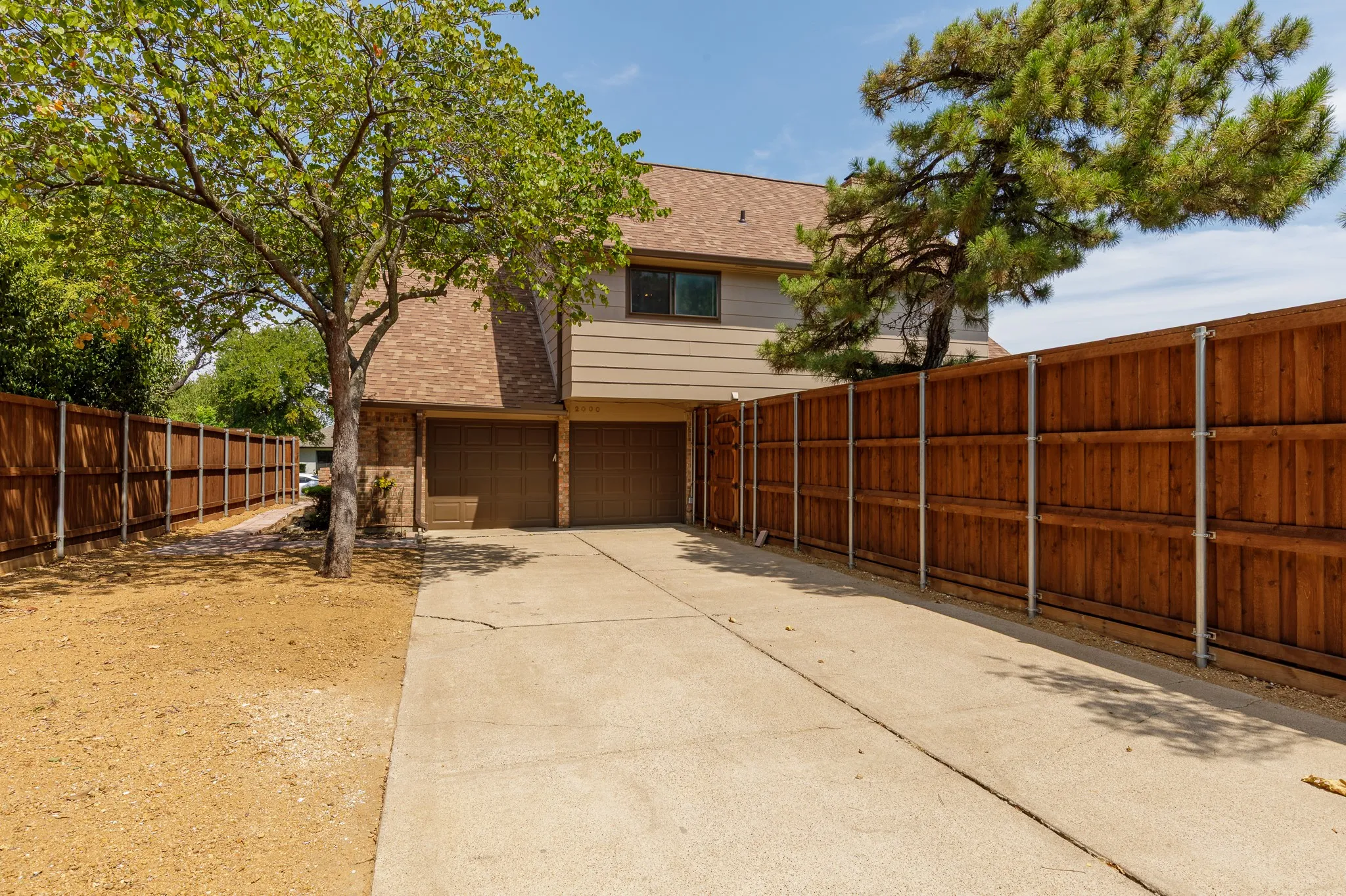 Single Family Residence For Sale in Collin County , 2000 Boulder Drive, Plano, Texas 75023, 4 Bedroom, 3 Bathroom, 2 Garage spaces, 2,387 Sqft, built in 1978, mls#21388005, Real Estate Agent in Plano, Homes For Sale in Collin county, Homes For Sale in Plano, Realtor in Plano Texas, Real Estate Brokerage Independent Realty Texas, Luminita Cordes Realtor