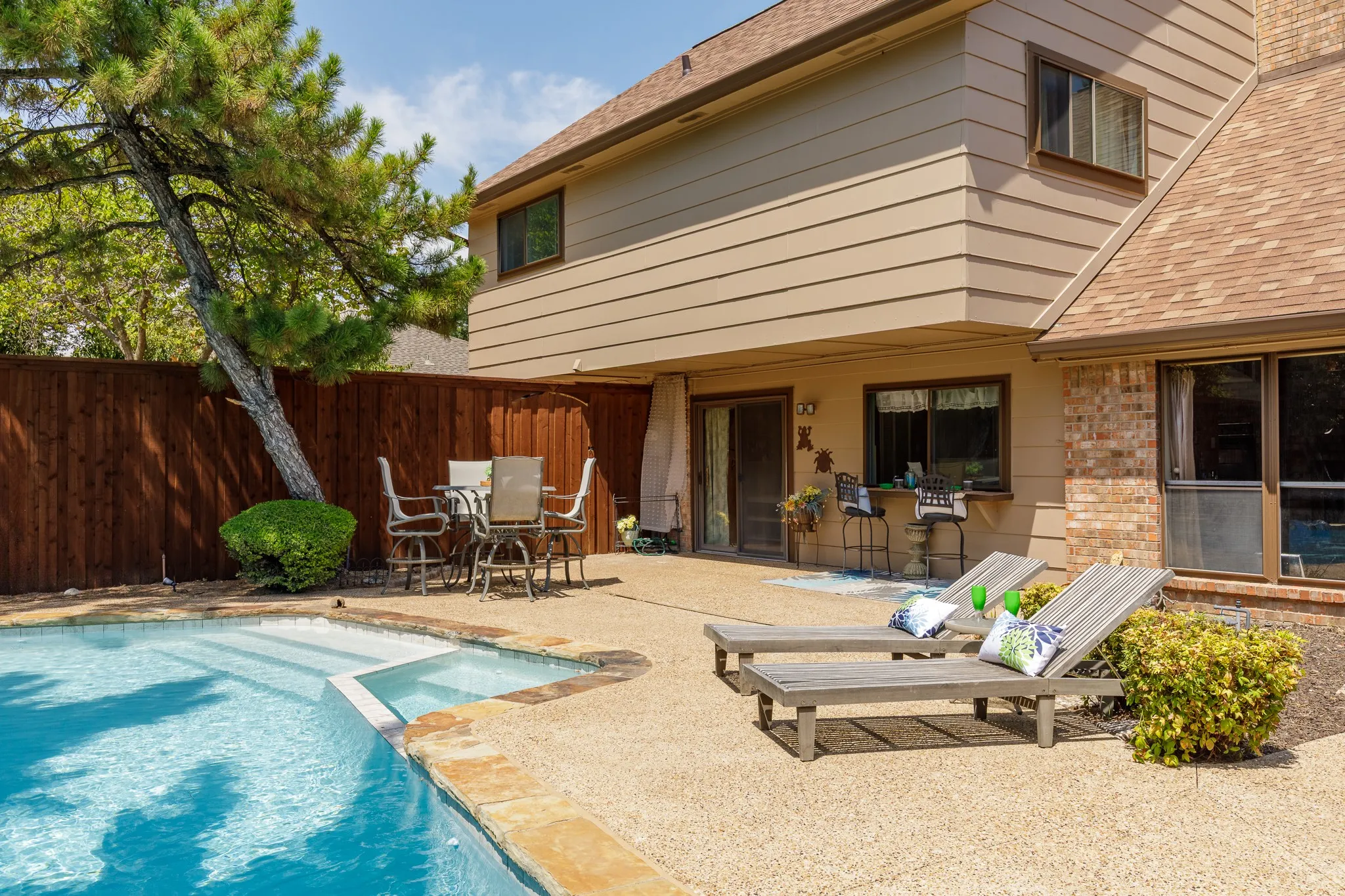 Single Family Residence For Sale in Collin County , 2000 Boulder Drive, Plano, Texas 75023, 4 Bedroom, 3 Bathroom, 2 Garage spaces, 2,387 Sqft, built in 1978, mls#21388005, Real Estate Agent in Plano, Homes For Sale in Collin county, Homes For Sale in Plano, Realtor in Plano Texas, Real Estate Brokerage Independent Realty Texas, Luminita Cordes Realtor
