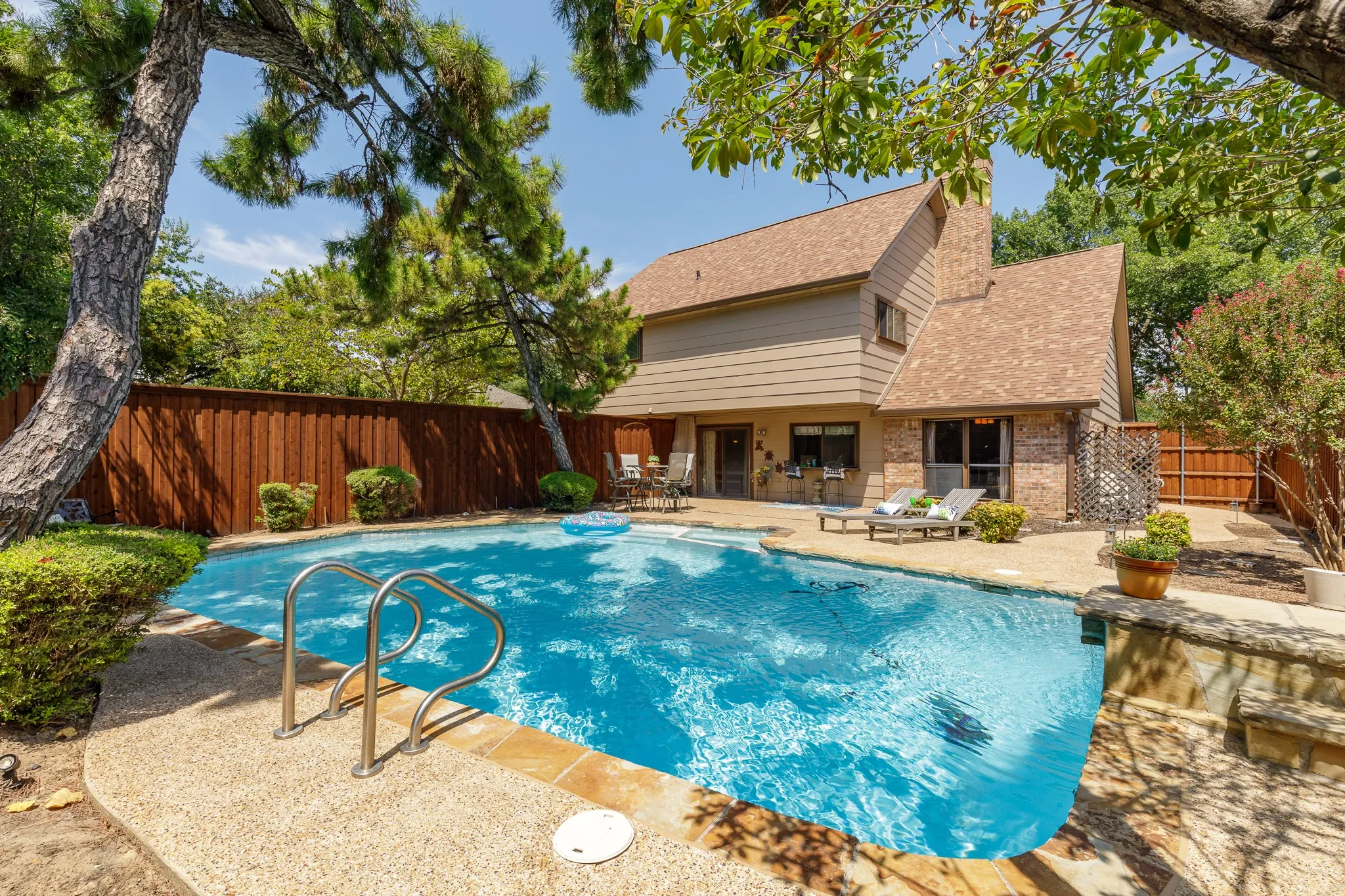 Single Family Residence For Sale in Collin County , 2000 Boulder Drive, Plano, Texas 75023, 4 Bedroom, 3 Bathroom, 2 Garage spaces, 2,387 Sqft, built in 1978, mls#21388005, Real Estate Agent in Plano, Homes For Sale in Collin county, Homes For Sale in Plano, Realtor in Plano Texas, Real Estate Brokerage Independent Realty Texas, Luminita Cordes Realtor
