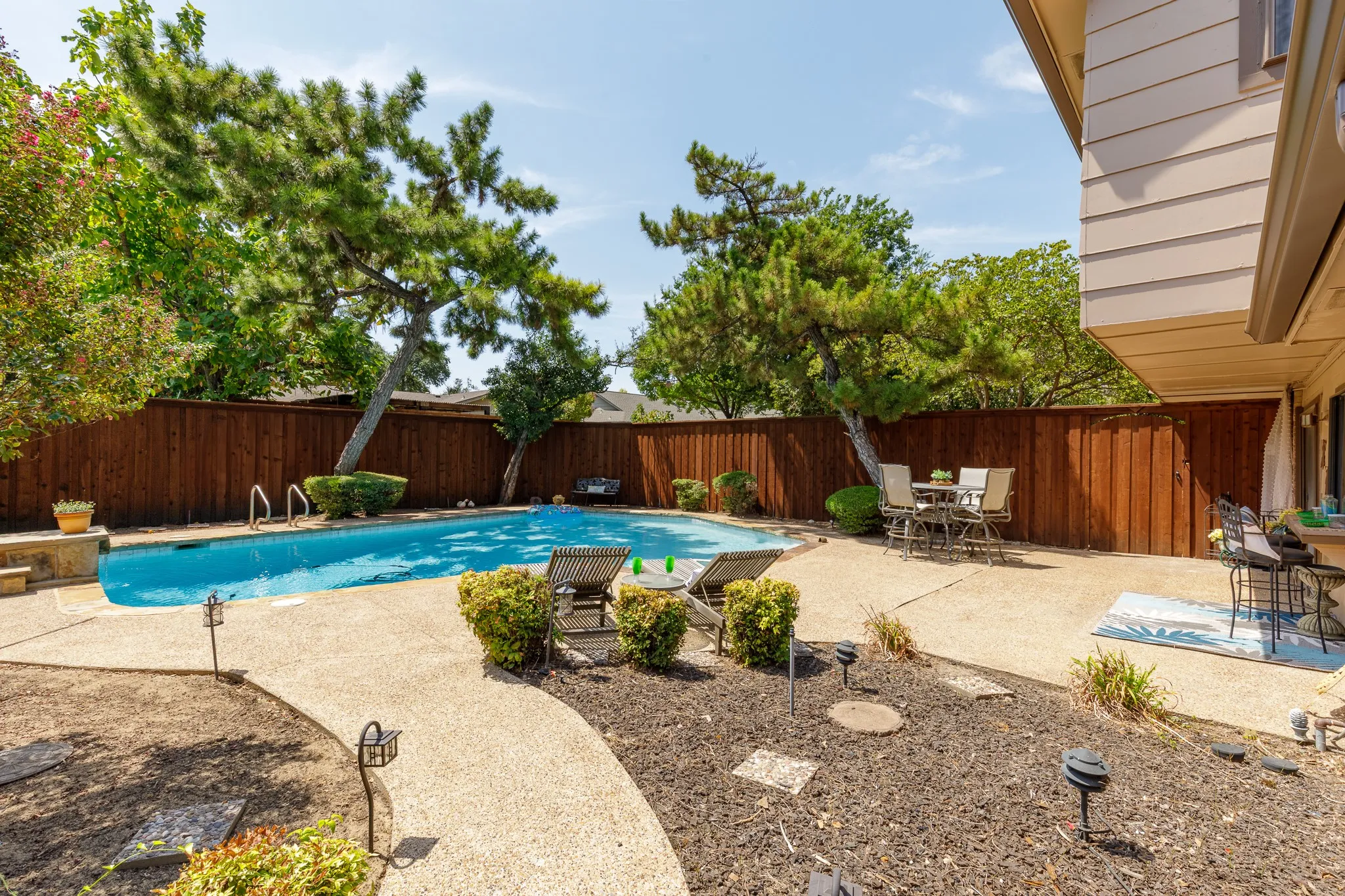 Single Family Residence For Sale in Collin County , 2000 Boulder Drive, Plano, Texas 75023, 4 Bedroom, 3 Bathroom, 2 Garage spaces, 2,387 Sqft, built in 1978, mls#21388005, Real Estate Agent in Plano, Homes For Sale in Collin county, Homes For Sale in Plano, Realtor in Plano Texas, Real Estate Brokerage Independent Realty Texas, Luminita Cordes Realtor