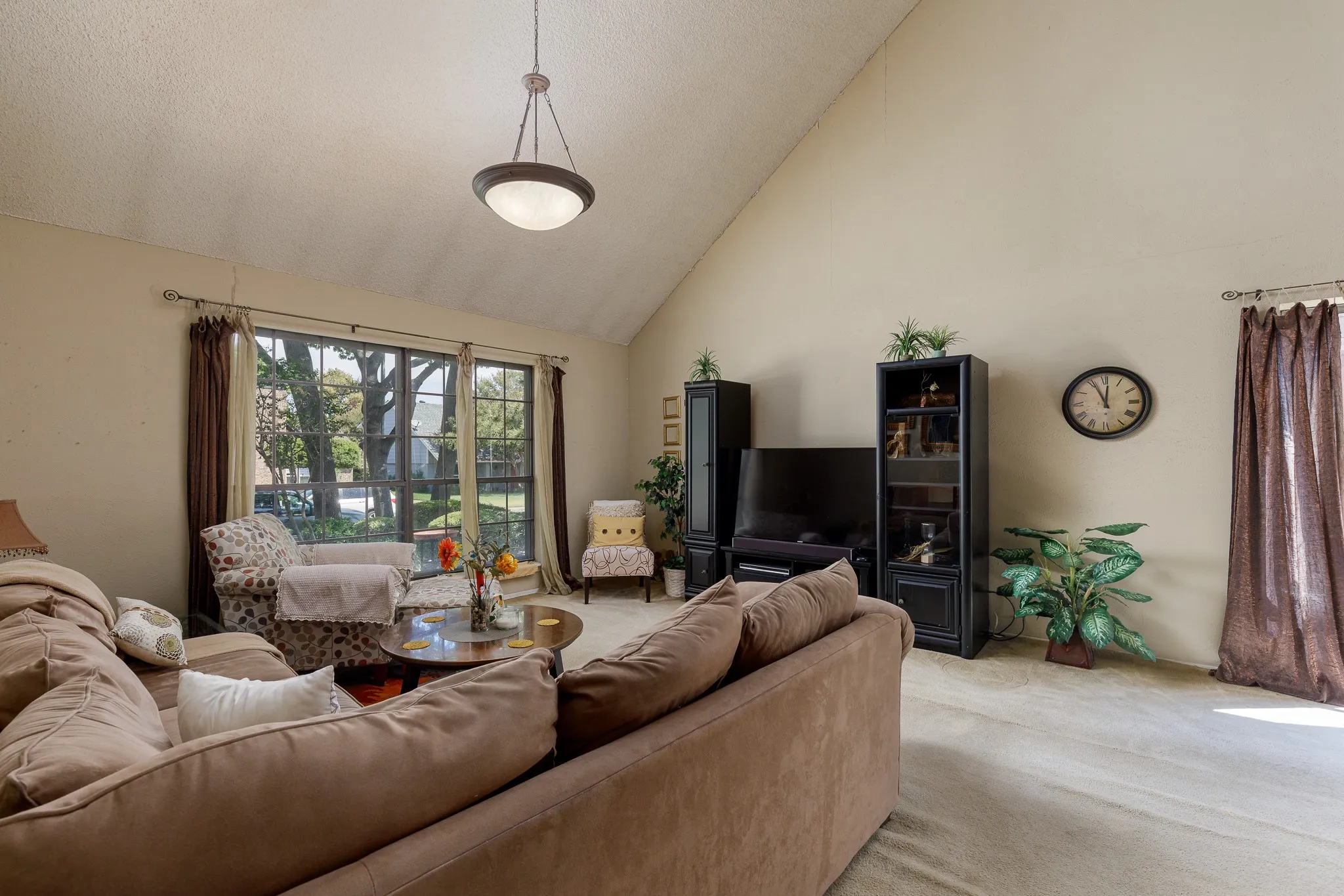 Single Family Residence For Sale in Collin County , 2000 Boulder Drive, Plano, Texas 75023, 4 Bedroom, 3 Bathroom, 2 Garage spaces, 2,387 Sqft, built in 1978, mls#21388005, Real Estate Agent in Plano, Homes For Sale in Collin county, Homes For Sale in Plano, Realtor in Plano Texas, Real Estate Brokerage Independent Realty Texas, Luminita Cordes Realtor