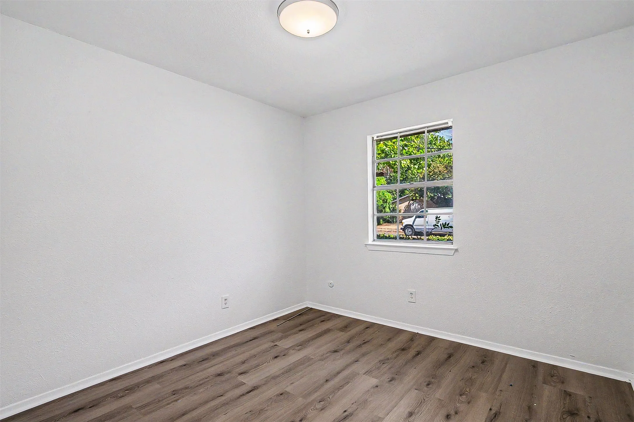 Single Family Residence For Rent in Johnson County , 325 NW Suzanne Terrace, Burleson, Texas 76028, 4 Bedroom, 2 Bathroom, 2 Garage spaces, 1,400 Sqft, built in 1970, mls#21388098, Real Estate Agent in Burleson, Homes For Rent in Johnson county, Homes For Rent in Burleson, Realtor in Burleson Texas, Real Estate Brokerage Independent Realty Texas, Luminita Cordes Realtor