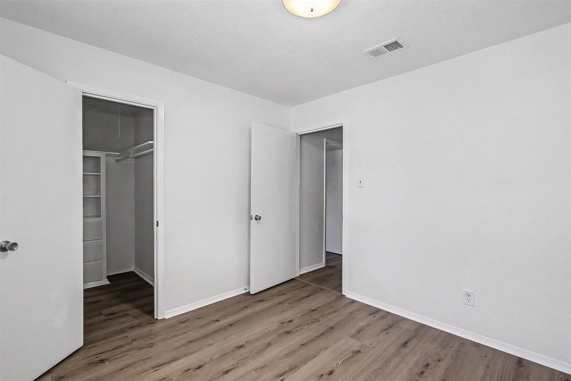 Single Family Residence For Rent in Johnson County , 325 NW Suzanne Terrace, Burleson, Texas 76028, 4 Bedroom, 2 Bathroom, 2 Garage spaces, 1,400 Sqft, built in 1970, mls#21388098, Real Estate Agent in Burleson, Homes For Rent in Johnson county, Homes For Rent in Burleson, Realtor in Burleson Texas, Real Estate Brokerage Independent Realty Texas, Luminita Cordes Realtor
