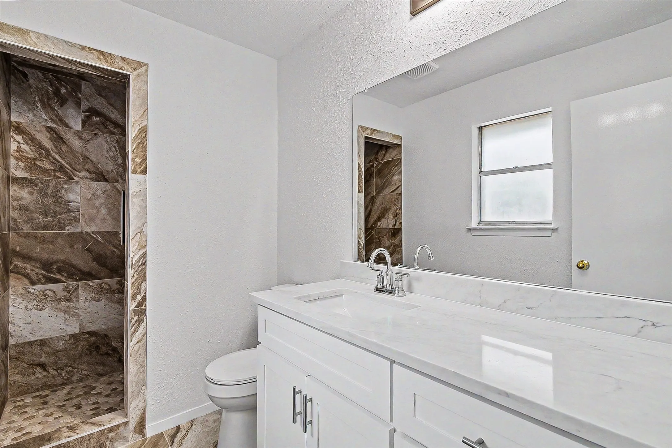 Single Family Residence For Rent in Johnson County , 325 NW Suzanne Terrace, Burleson, Texas 76028, 4 Bedroom, 2 Bathroom, 2 Garage spaces, 1,400 Sqft, built in 1970, mls#21388098, Real Estate Agent in Burleson, Homes For Rent in Johnson county, Homes For Rent in Burleson, Realtor in Burleson Texas, Real Estate Brokerage Independent Realty Texas, Luminita Cordes Realtor