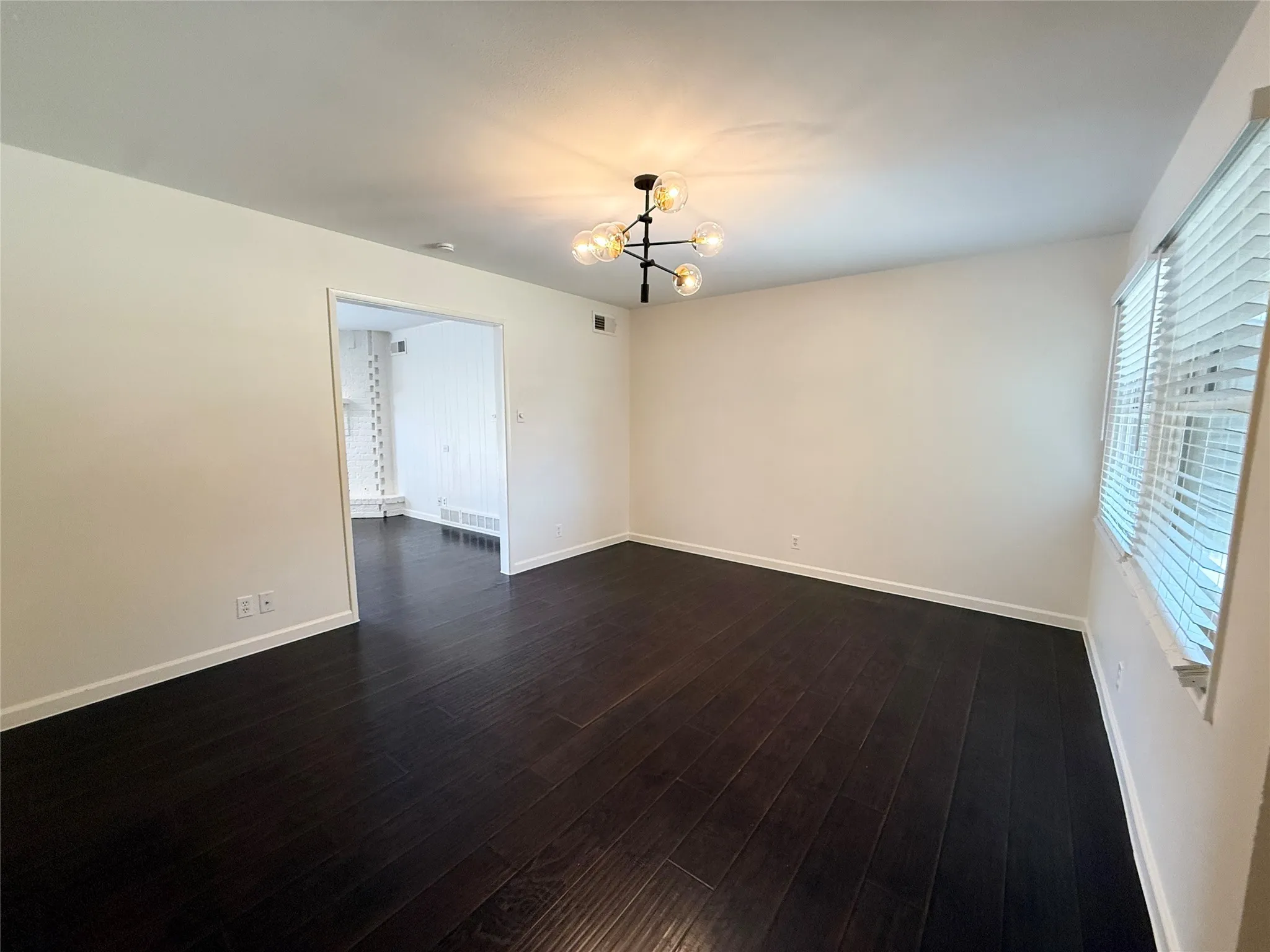 Single Family Residence For Rent in Dallas County , 818 Fontana Avenue, Richardson, Texas 75080, 3 Bedroom, 2 Bathroom, 2 Garage spaces, 1,574 Sqft, built in 1960, mls#21386635, Real Estate Agent in Richardson, Homes For Rent in Dallas county, Homes For Rent in Richardson, Realtor in Richardson Texas, Real Estate Brokerage Independent Realty Texas, Luminita Cordes Realtor