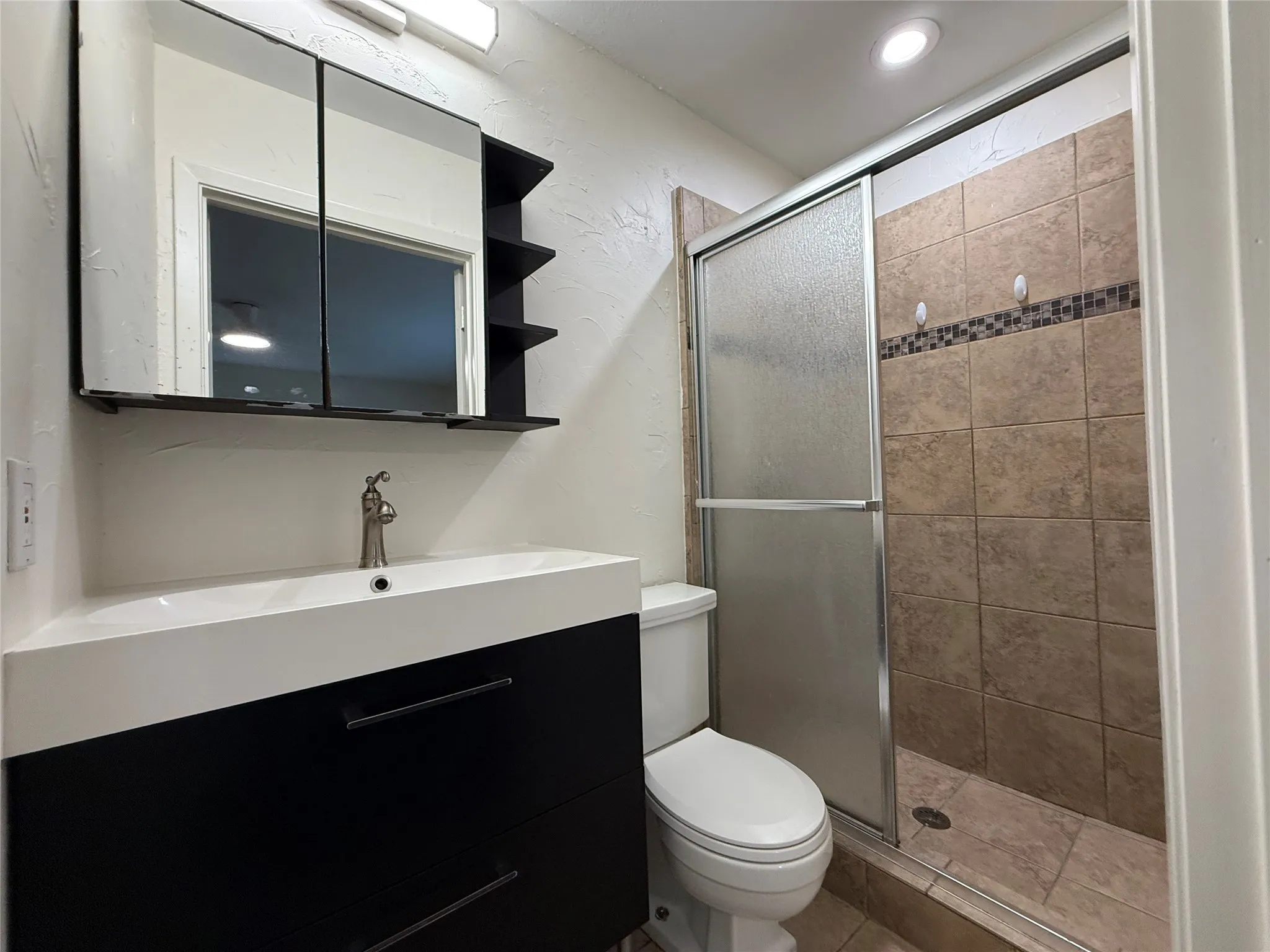 Single Family Residence For Rent in Dallas County , 818 Fontana Avenue, Richardson, Texas 75080, 3 Bedroom, 2 Bathroom, 2 Garage spaces, 1,574 Sqft, built in 1960, mls#21386635, Real Estate Agent in Richardson, Homes For Rent in Dallas county, Homes For Rent in Richardson, Realtor in Richardson Texas, Real Estate Brokerage Independent Realty Texas, Luminita Cordes Realtor