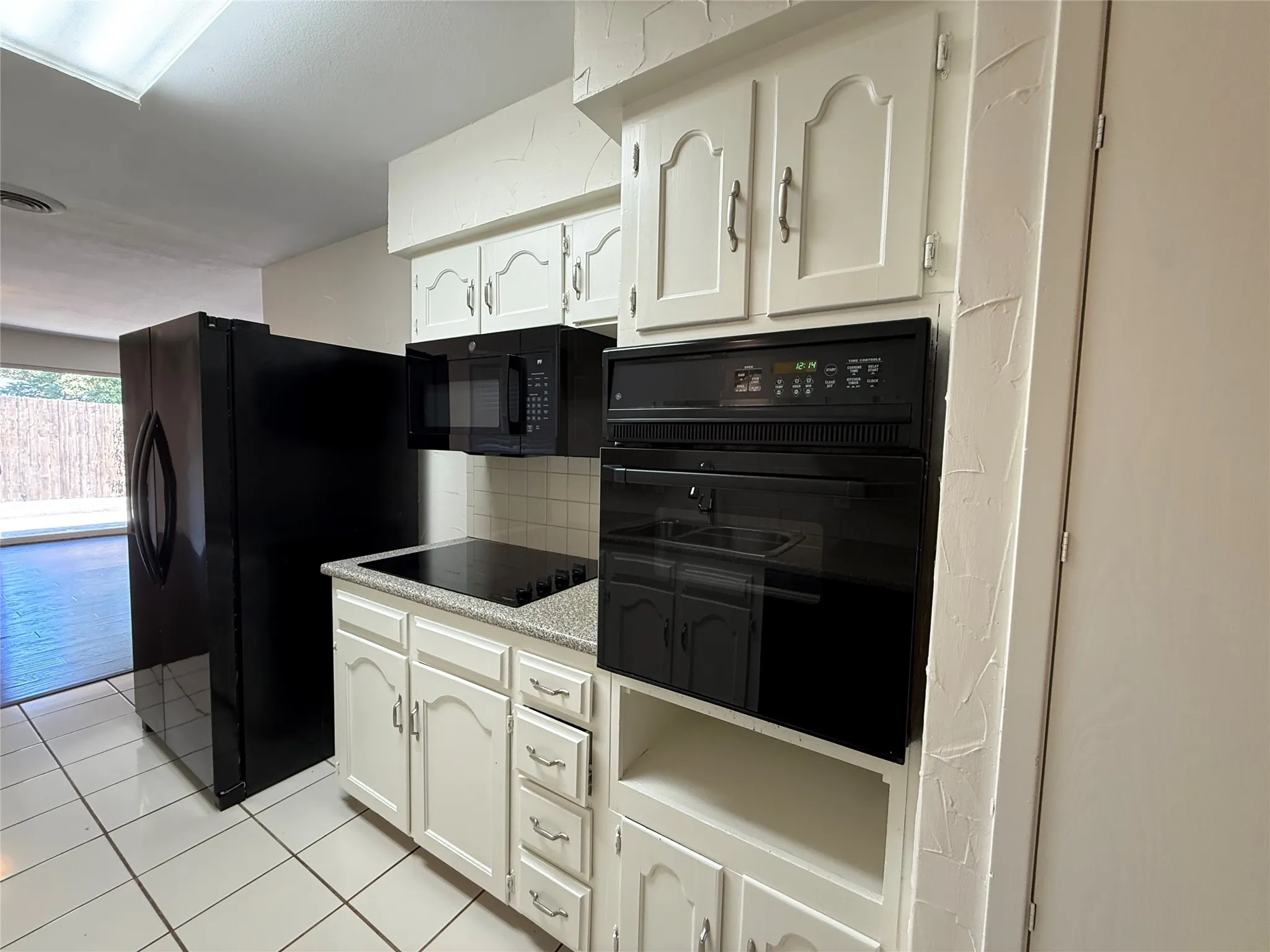 Single Family Residence For Rent in Dallas County , 818 Fontana Avenue, Richardson, Texas 75080, 3 Bedroom, 2 Bathroom, 2 Garage spaces, 1,574 Sqft, built in 1960, mls#21386635, Real Estate Agent in Richardson, Homes For Rent in Dallas county, Homes For Rent in Richardson, Realtor in Richardson Texas, Real Estate Brokerage Independent Realty Texas, Luminita Cordes Realtor