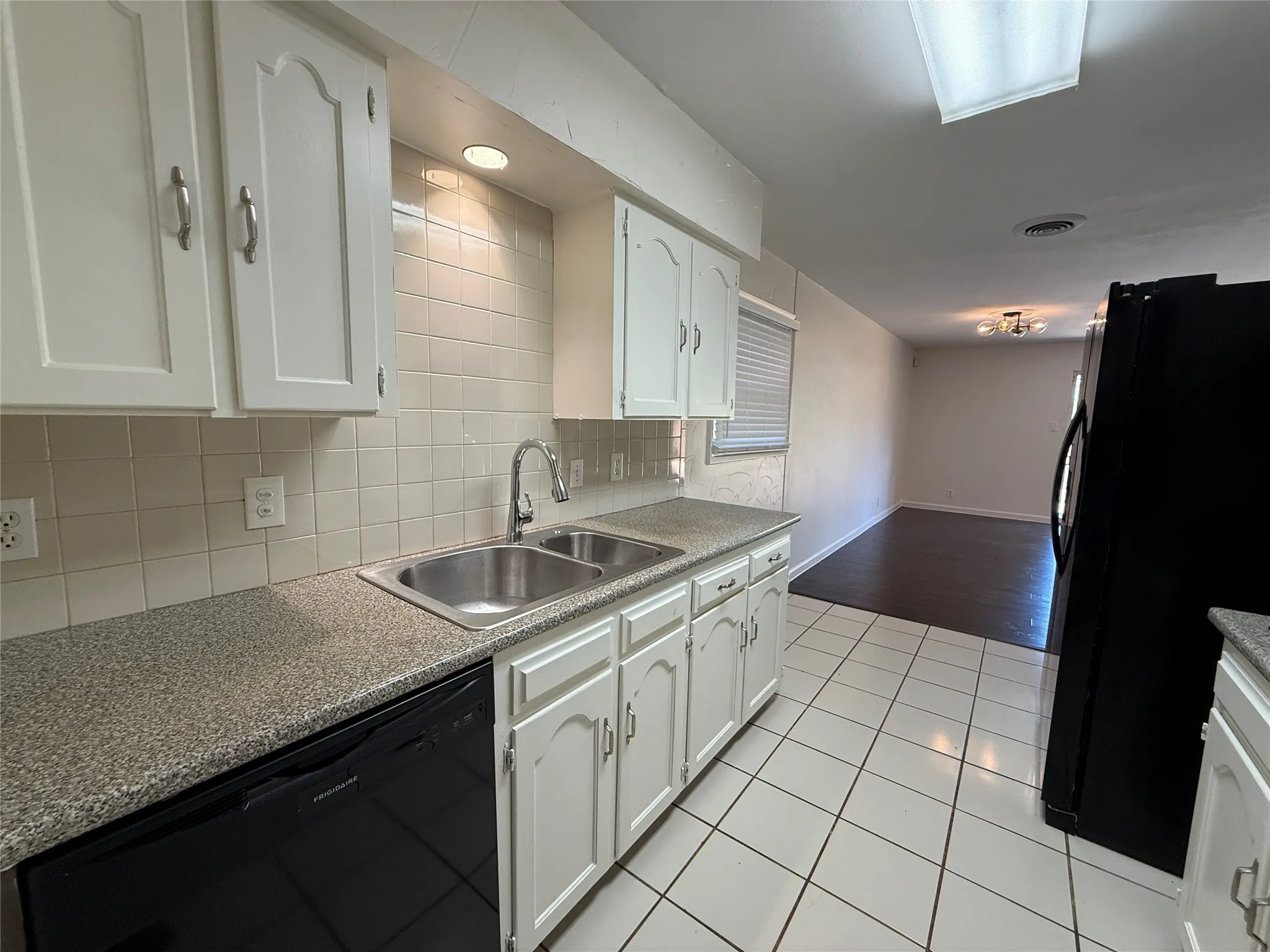 Single Family Residence For Rent in Dallas County , 818 Fontana Avenue, Richardson, Texas 75080, 3 Bedroom, 2 Bathroom, 2 Garage spaces, 1,574 Sqft, built in 1960, mls#21386635, Real Estate Agent in Richardson, Homes For Rent in Dallas county, Homes For Rent in Richardson, Realtor in Richardson Texas, Real Estate Brokerage Independent Realty Texas, Luminita Cordes Realtor