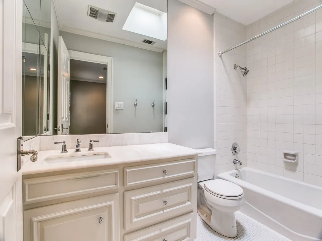 Single Family Residence For Rent in Dallas County , 3512 Caruth Boulevard, University Park, Texas 75225, 4 Bedroom, 5 Bathroom, Garage spaces, 4,166 Sqft, built in 1940, mls#21316416, Real Estate Agent in University Park, Homes For Rent in Dallas county, Homes For Rent in University Park, Realtor in University Park Texas, Real Estate Brokerage Independent Realty Texas, Luminita Cordes Realtor