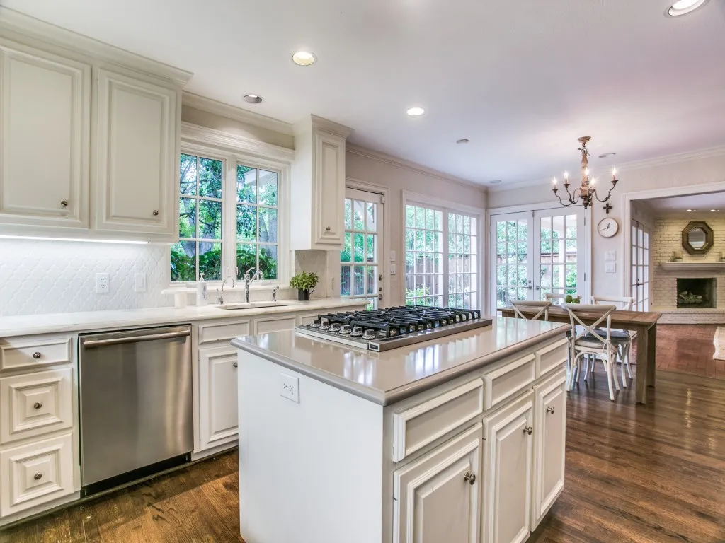 Single Family Residence For Rent in Dallas County , 3512 Caruth Boulevard, University Park, Texas 75225, 4 Bedroom, 5 Bathroom, Garage spaces, 4,166 Sqft, built in 1940, mls#21316416, Real Estate Agent in University Park, Homes For Rent in Dallas county, Homes For Rent in University Park, Realtor in University Park Texas, Real Estate Brokerage Independent Realty Texas, Luminita Cordes Realtor