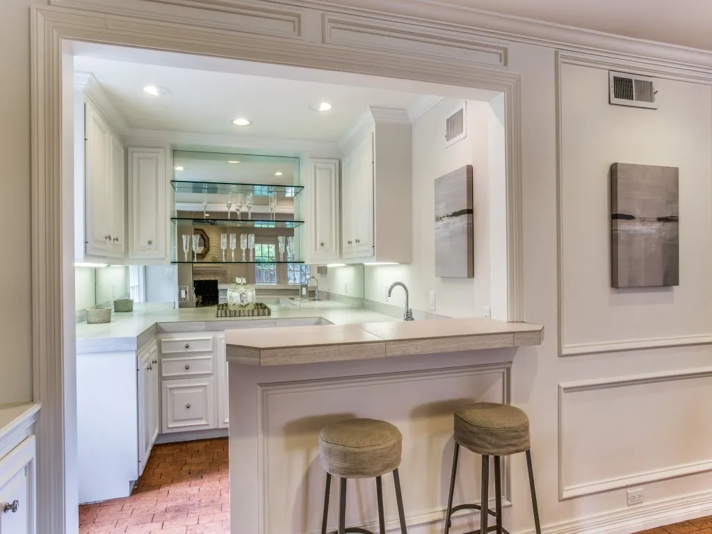 Single Family Residence For Rent in Dallas County , 3512 Caruth Boulevard, University Park, Texas 75225, 4 Bedroom, 5 Bathroom, Garage spaces, 4,166 Sqft, built in 1940, mls#21316416, Real Estate Agent in University Park, Homes For Rent in Dallas county, Homes For Rent in University Park, Realtor in University Park Texas, Real Estate Brokerage Independent Realty Texas, Luminita Cordes Realtor