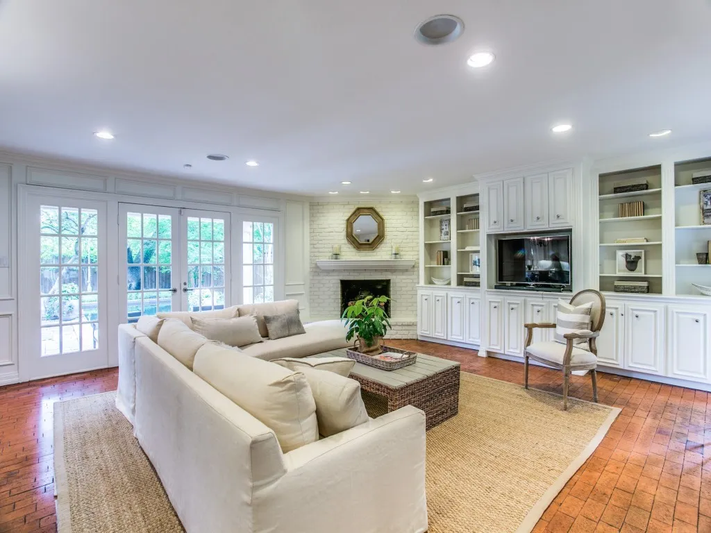 Single Family Residence For Rent in Dallas County , 3512 Caruth Boulevard, University Park, Texas 75225, 4 Bedroom, 5 Bathroom, Garage spaces, 4,166 Sqft, built in 1940, mls#21316416, Real Estate Agent in University Park, Homes For Rent in Dallas county, Homes For Rent in University Park, Realtor in University Park Texas, Real Estate Brokerage Independent Realty Texas, Luminita Cordes Realtor