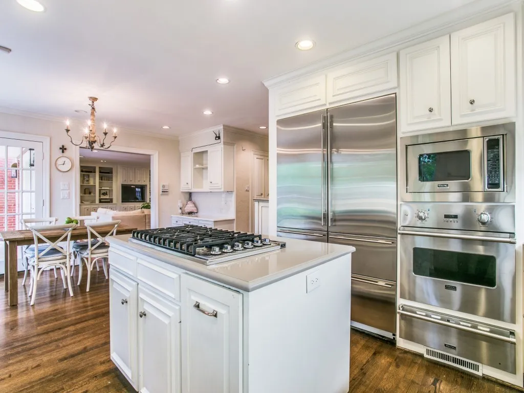 Single Family Residence For Rent in Dallas County , 3512 Caruth Boulevard, University Park, Texas 75225, 4 Bedroom, 5 Bathroom, Garage spaces, 4,166 Sqft, built in 1940, mls#21316416, Real Estate Agent in University Park, Homes For Rent in Dallas county, Homes For Rent in University Park, Realtor in University Park Texas, Real Estate Brokerage Independent Realty Texas, Luminita Cordes Realtor