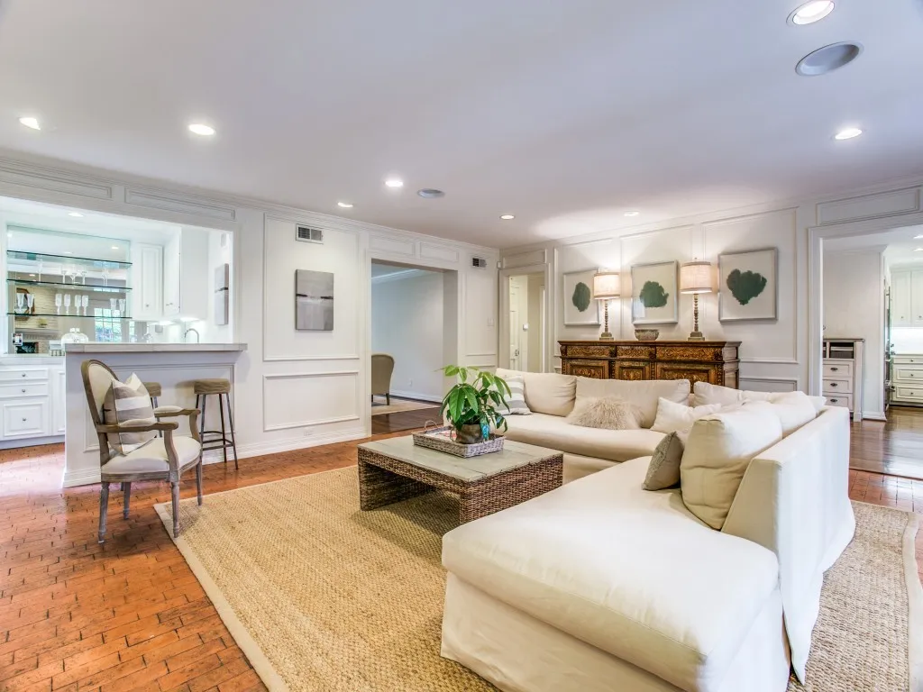 Single Family Residence For Rent in Dallas County , 3512 Caruth Boulevard, University Park, Texas 75225, 4 Bedroom, 5 Bathroom, Garage spaces, 4,166 Sqft, built in 1940, mls#21316416, Real Estate Agent in University Park, Homes For Rent in Dallas county, Homes For Rent in University Park, Realtor in University Park Texas, Real Estate Brokerage Independent Realty Texas, Luminita Cordes Realtor