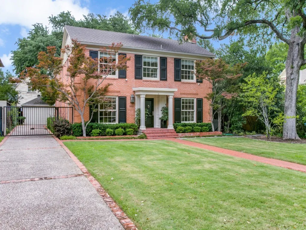 Single Family Residence For Rent in Dallas County , 3512 Caruth Boulevard, University Park, Texas 75225, 4 Bedroom, 5 Bathroom, Garage spaces, 4,166 Sqft, built in 1940, mls#21316416, Real Estate Agent in University Park, Homes For Rent in Dallas county, Homes For Rent in University Park, Realtor in University Park Texas, Real Estate Brokerage Independent Realty Texas, Luminita Cordes Realtor