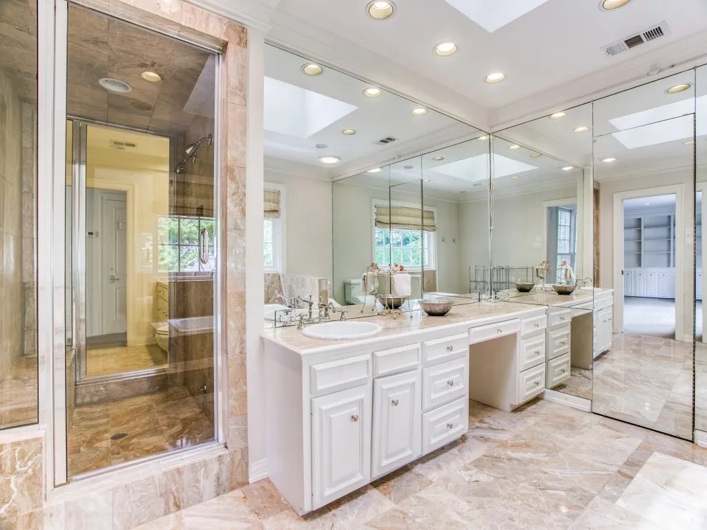Single Family Residence For Rent in Dallas County , 3512 Caruth Boulevard, University Park, Texas 75225, 4 Bedroom, 5 Bathroom, Garage spaces, 4,166 Sqft, built in 1940, mls#21316416, Real Estate Agent in University Park, Homes For Rent in Dallas county, Homes For Rent in University Park, Realtor in University Park Texas, Real Estate Brokerage Independent Realty Texas, Luminita Cordes Realtor