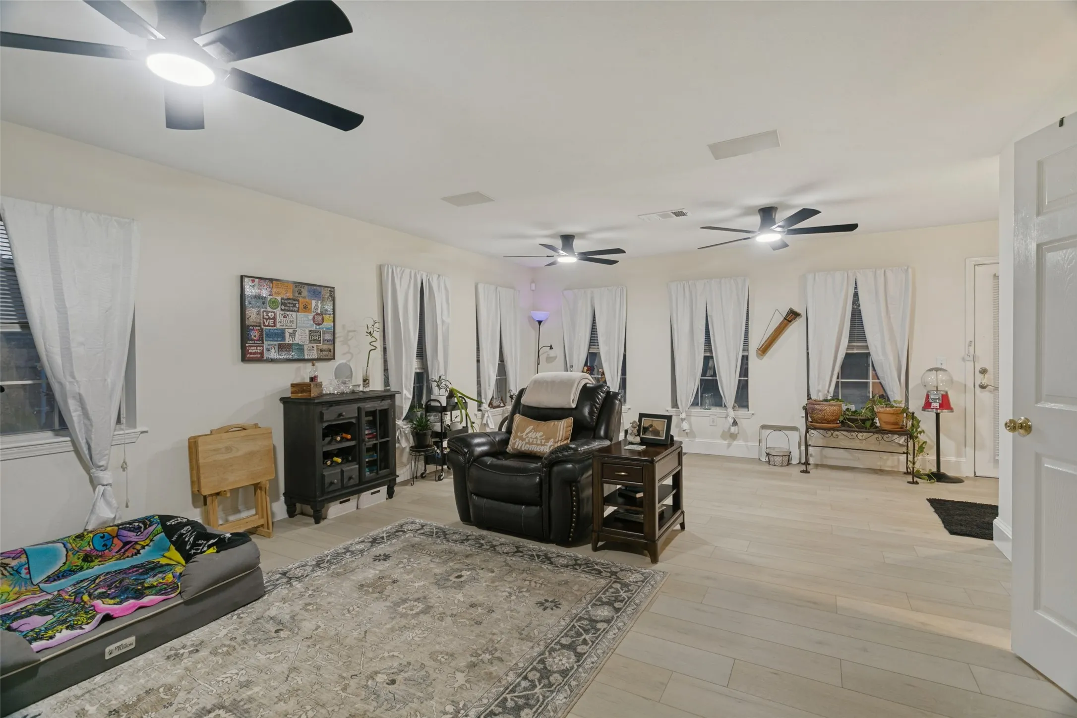 Plenty of Room for Entertaining!