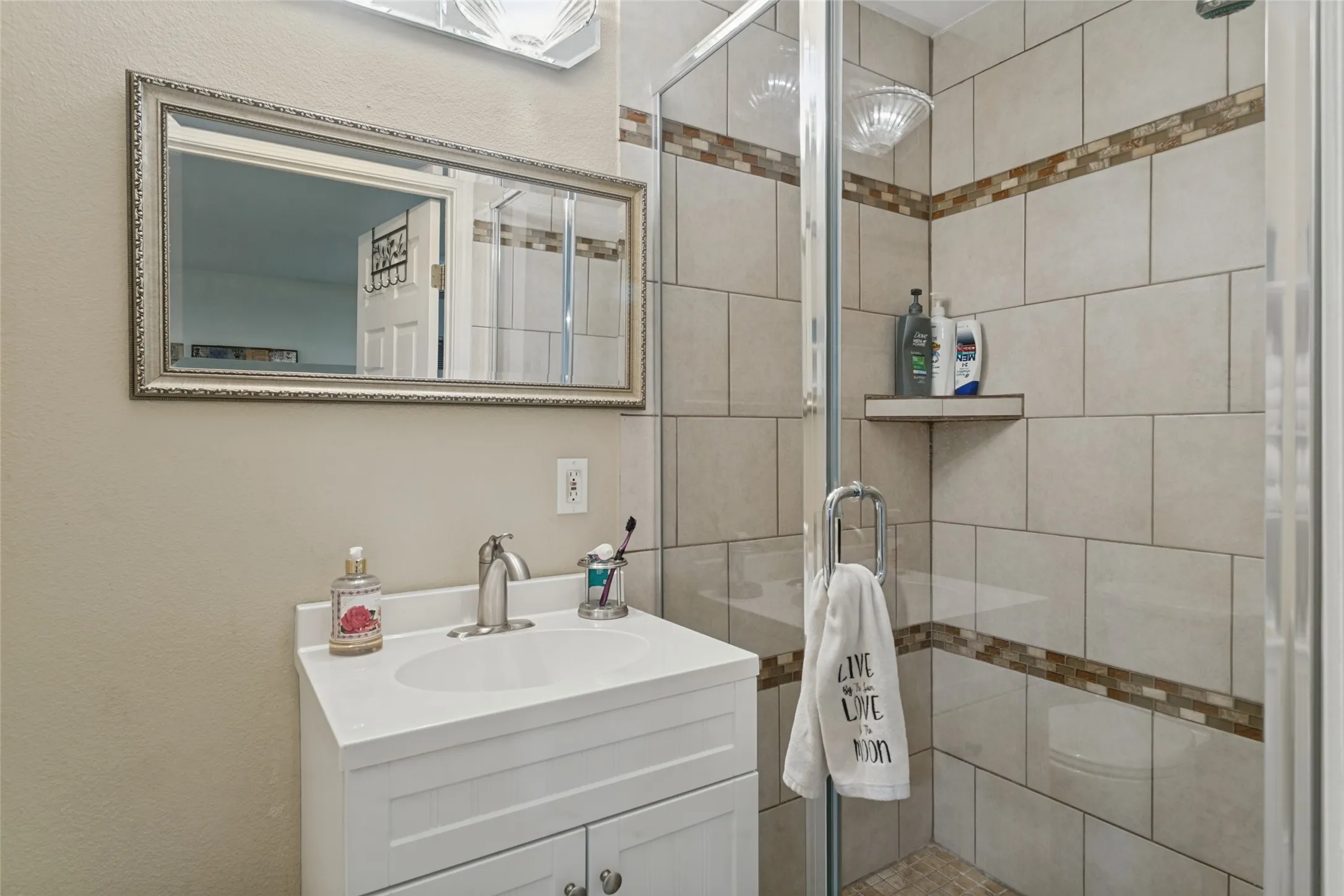 3rd Full Bathroom!