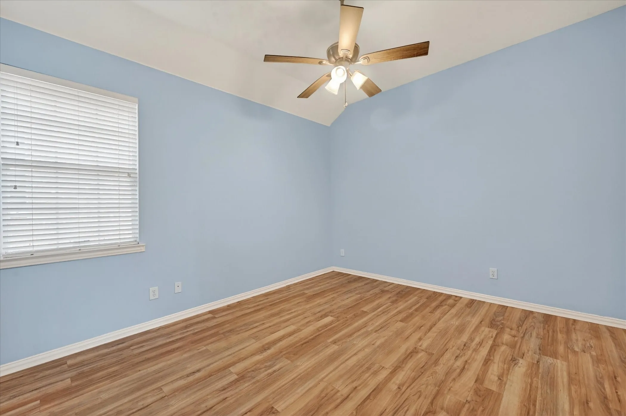 Single Family Residence For Rent in Collin County , 3500 Christopher Lane, Richardson, Texas 75082, 3 Bedroom, 2 Bathroom, 2 Garage spaces, 2,318 Sqft, built in 1998, mls#21388038, Real Estate Agent in Richardson, Homes For Rent in Collin county, Homes For Rent in Richardson, Realtor in Richardson Texas, Real Estate Brokerage Independent Realty Texas, Luminita Cordes Realtor