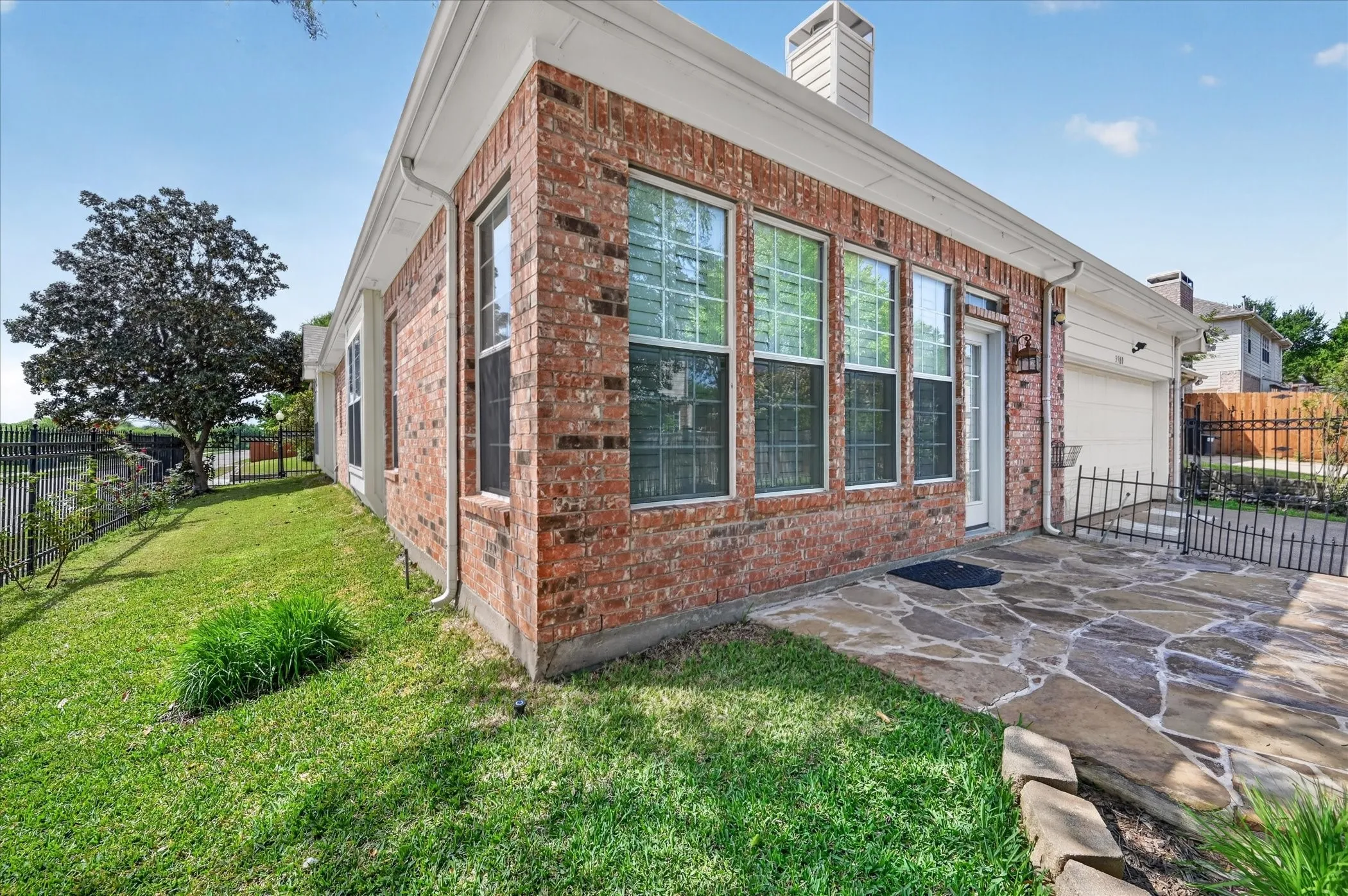 Single Family Residence For Rent in Collin County , 3500 Christopher Lane, Richardson, Texas 75082, 3 Bedroom, 2 Bathroom, 2 Garage spaces, 2,318 Sqft, built in 1998, mls#21388038, Real Estate Agent in Richardson, Homes For Rent in Collin county, Homes For Rent in Richardson, Realtor in Richardson Texas, Real Estate Brokerage Independent Realty Texas, Luminita Cordes Realtor