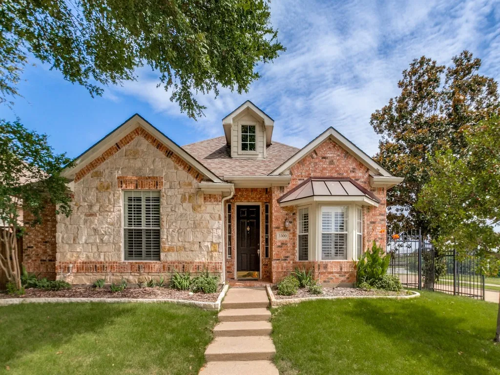 Single Family Residence For Rent in Collin County , 3500 Christopher Lane, Richardson, Texas 75082, 3 Bedroom, 2 Bathroom, 2 Garage spaces, 2,318 Sqft, built in 1998, mls#21388038, Real Estate Agent in Richardson, Homes For Rent in Collin county, Homes For Rent in Richardson, Realtor in Richardson Texas, Real Estate Brokerage Independent Realty Texas, Luminita Cordes Realtor