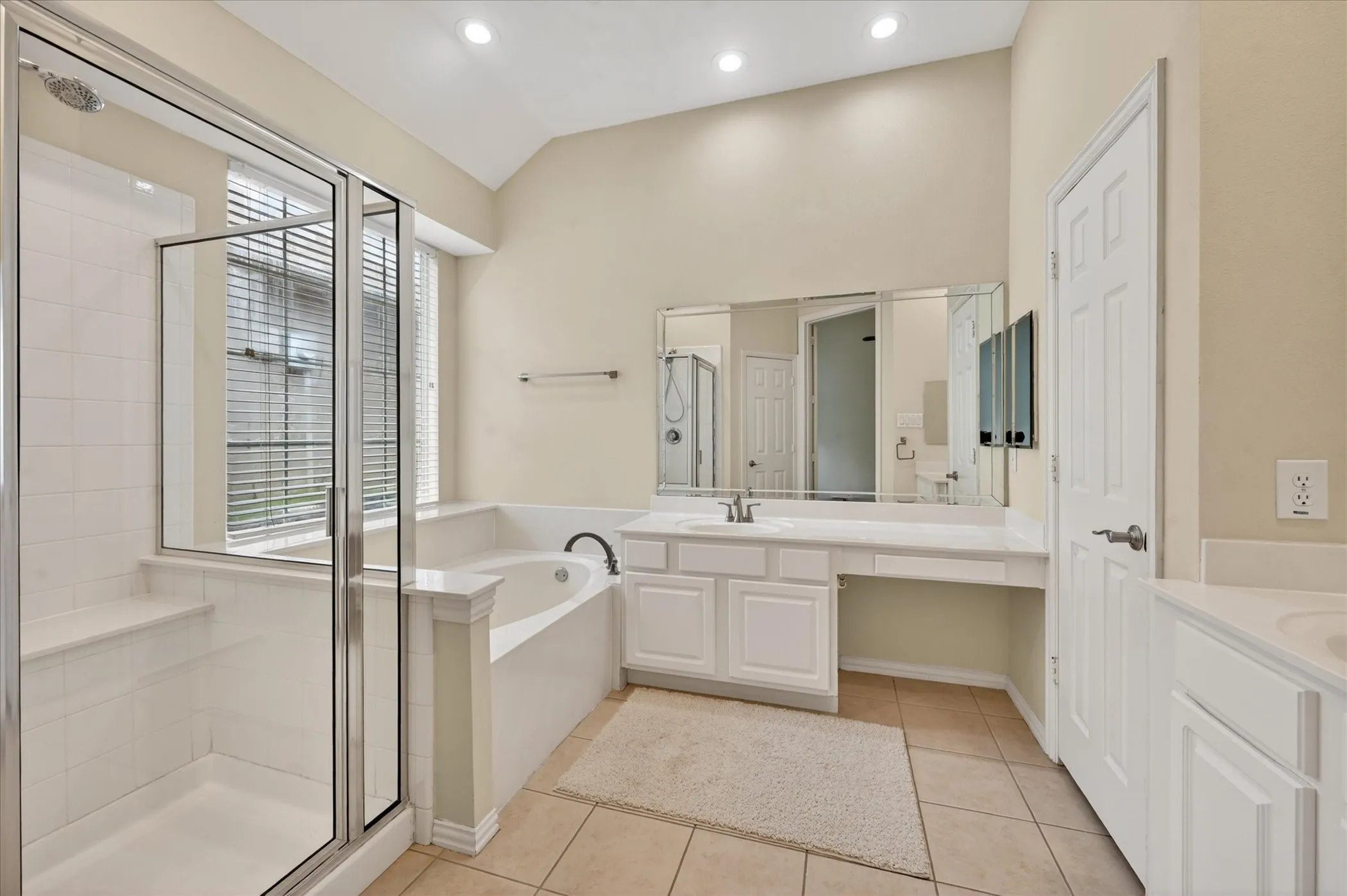 Single Family Residence For Rent in Collin County , 3500 Christopher Lane, Richardson, Texas 75082, 3 Bedroom, 2 Bathroom, 2 Garage spaces, 2,318 Sqft, built in 1998, mls#21388038, Real Estate Agent in Richardson, Homes For Rent in Collin county, Homes For Rent in Richardson, Realtor in Richardson Texas, Real Estate Brokerage Independent Realty Texas, Luminita Cordes Realtor