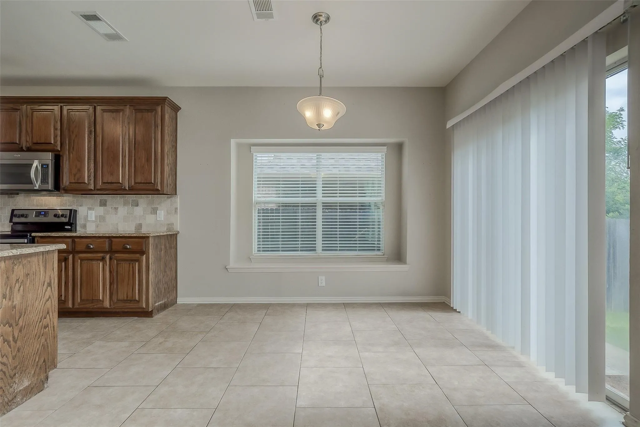 Single Family Residence For Sale in Collin County , 3100 Crossridge Drive, Mc Kinney, Texas 75071, 4 Bedroom, 4 Bathroom, 2 Garage spaces, 2,954 Sqft, built in 2006, mls#21388107, Real Estate Agent in Mc Kinney, Homes For Sale in Collin county, Homes For Sale in Mc Kinney, Realtor in Mc Kinney Texas, Real Estate Brokerage Independent Realty Texas, Luminita Cordes Realtor