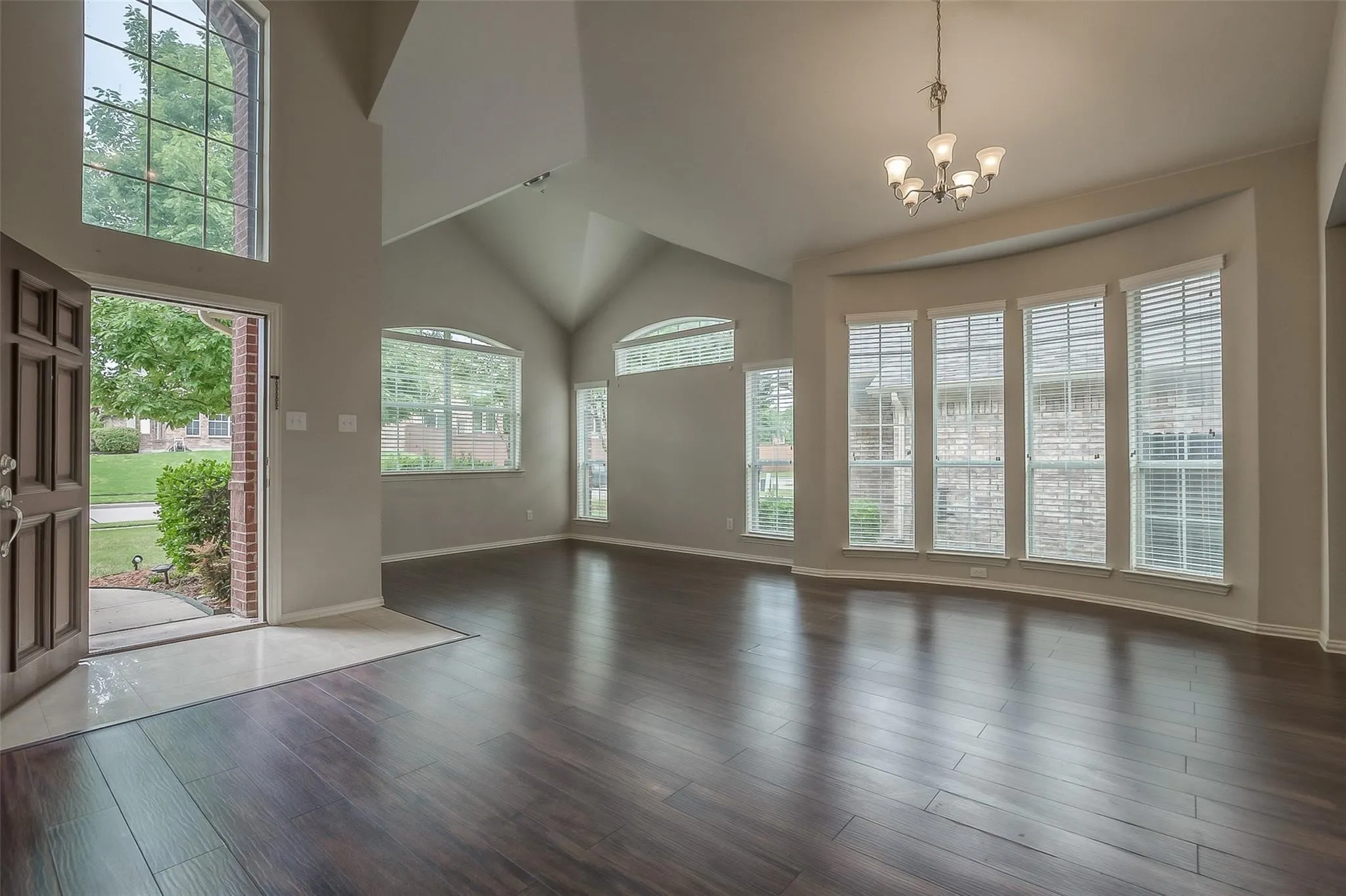 Single Family Residence For Sale in Collin County , 3100 Crossridge Drive, Mc Kinney, Texas 75071, 4 Bedroom, 4 Bathroom, 2 Garage spaces, 2,954 Sqft, built in 2006, mls#21388107, Real Estate Agent in Mc Kinney, Homes For Sale in Collin county, Homes For Sale in Mc Kinney, Realtor in Mc Kinney Texas, Real Estate Brokerage Independent Realty Texas, Luminita Cordes Realtor