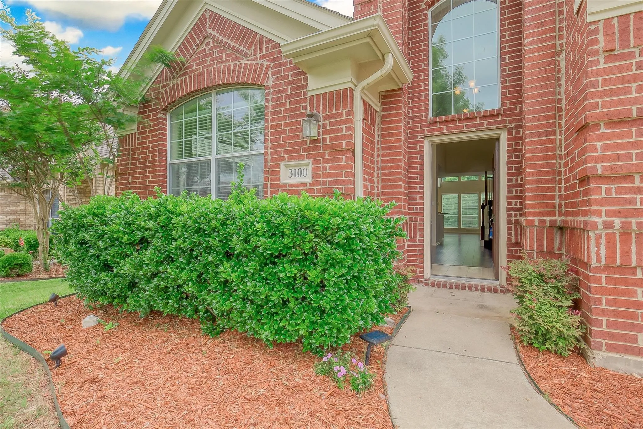 Single Family Residence For Sale in Collin County , 3100 Crossridge Drive, Mc Kinney, Texas 75071, 4 Bedroom, 4 Bathroom, 2 Garage spaces, 2,954 Sqft, built in 2006, mls#21388107, Real Estate Agent in Mc Kinney, Homes For Sale in Collin county, Homes For Sale in Mc Kinney, Realtor in Mc Kinney Texas, Real Estate Brokerage Independent Realty Texas, Luminita Cordes Realtor