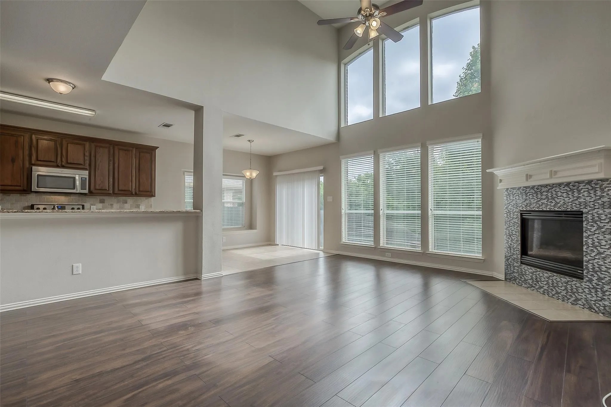 Single Family Residence For Sale in Collin County , 3100 Crossridge Drive, Mc Kinney, Texas 75071, 4 Bedroom, 4 Bathroom, 2 Garage spaces, 2,954 Sqft, built in 2006, mls#21388107, Real Estate Agent in Mc Kinney, Homes For Sale in Collin county, Homes For Sale in Mc Kinney, Realtor in Mc Kinney Texas, Real Estate Brokerage Independent Realty Texas, Luminita Cordes Realtor