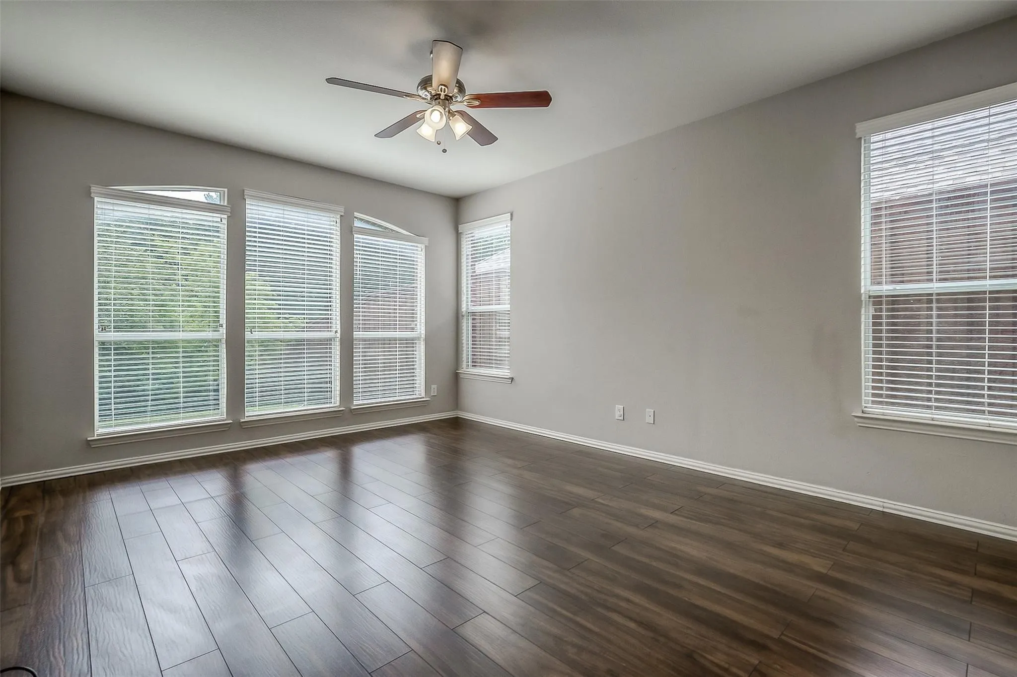 Single Family Residence For Sale in Collin County , 3100 Crossridge Drive, Mc Kinney, Texas 75071, 4 Bedroom, 4 Bathroom, 2 Garage spaces, 2,954 Sqft, built in 2006, mls#21388107, Real Estate Agent in Mc Kinney, Homes For Sale in Collin county, Homes For Sale in Mc Kinney, Realtor in Mc Kinney Texas, Real Estate Brokerage Independent Realty Texas, Luminita Cordes Realtor